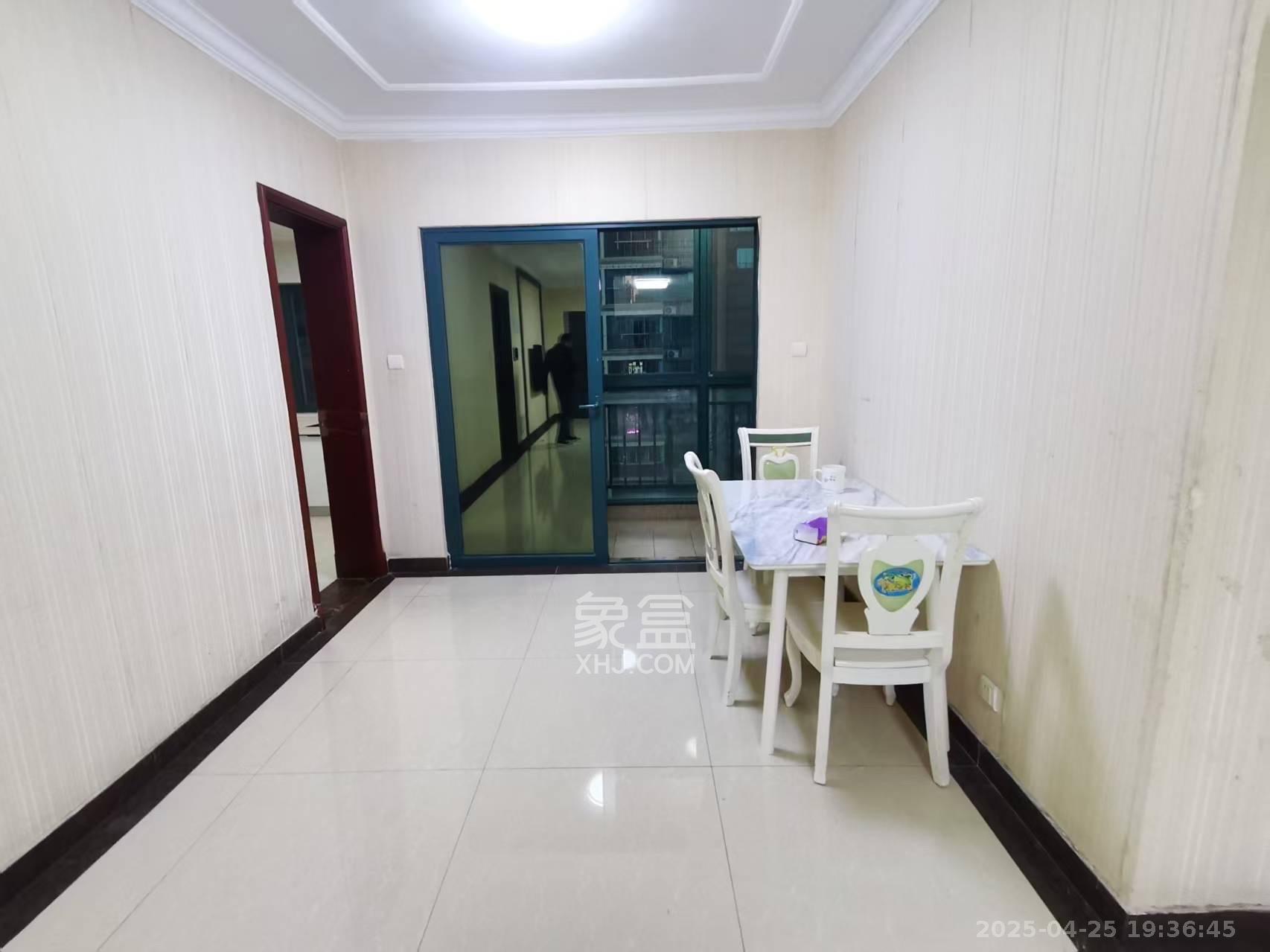 恒大华府  4室2厅2卫    4100.0元/月 恒大华府  4室2厅2卫    4100.0元/月室内图