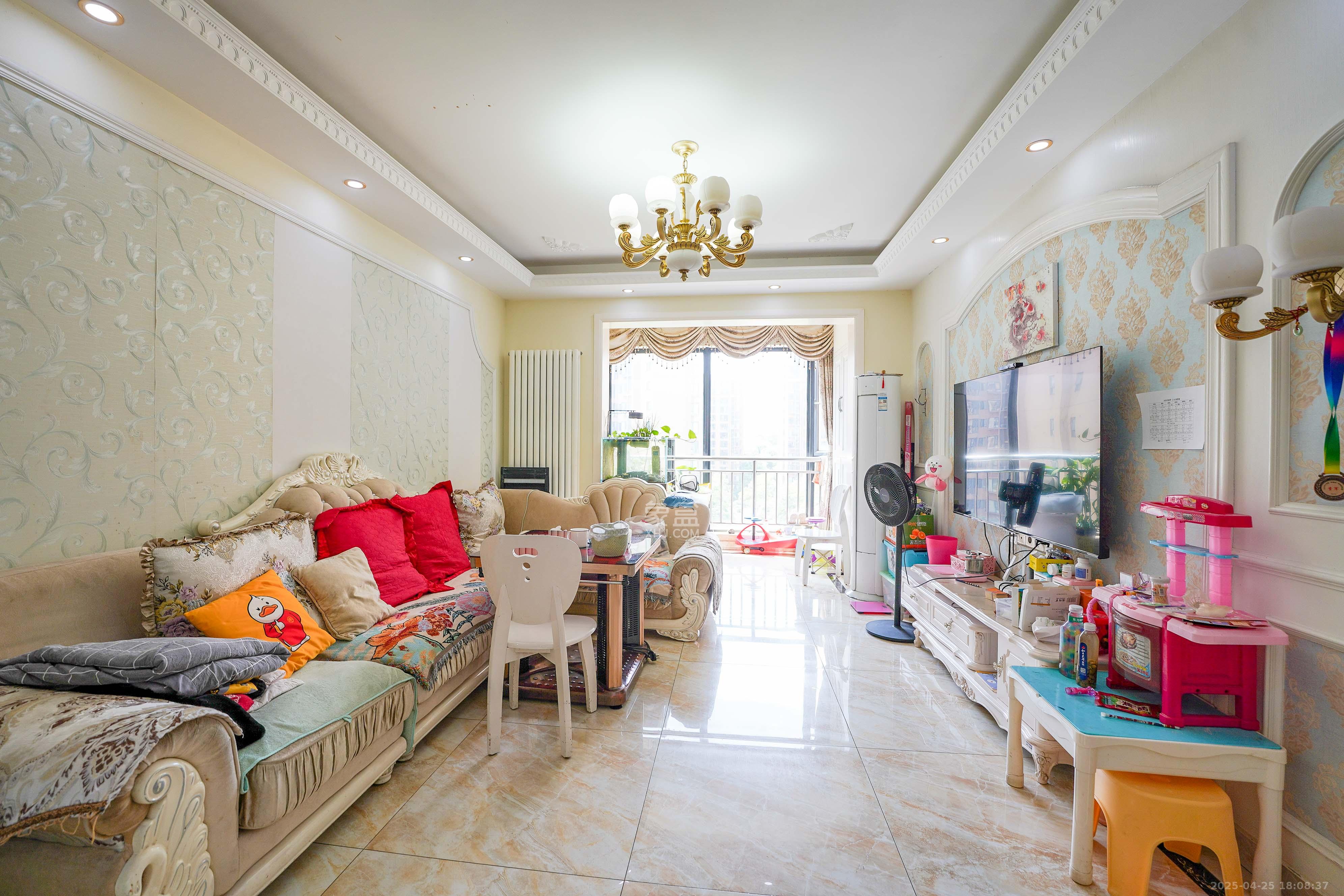 怡海星城 3室2厅2卫 75.0万 怡海星城 3室2厅2卫 75.0万客厅