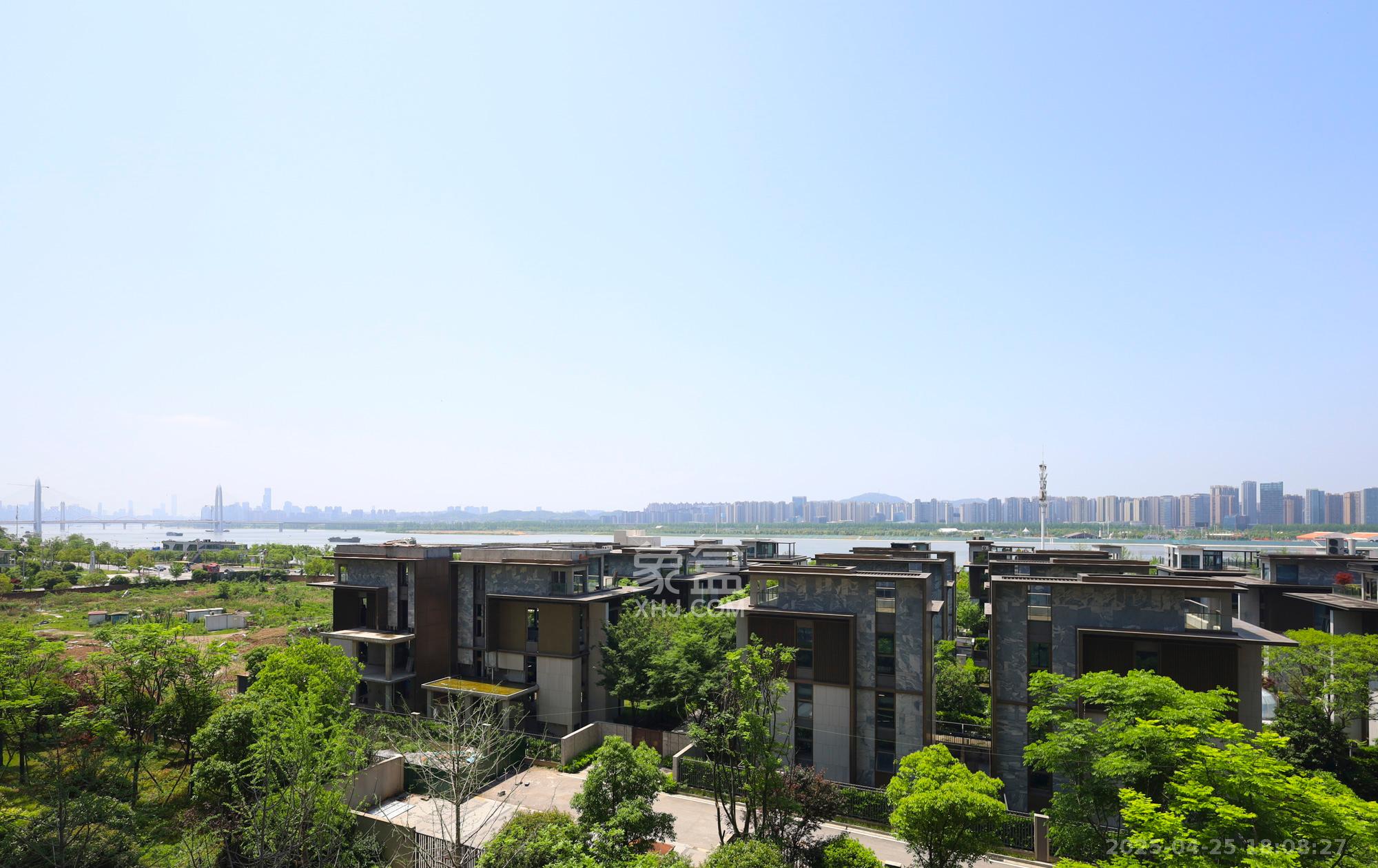 长沙万境潇湘  5室2厅3卫   295.00万其他