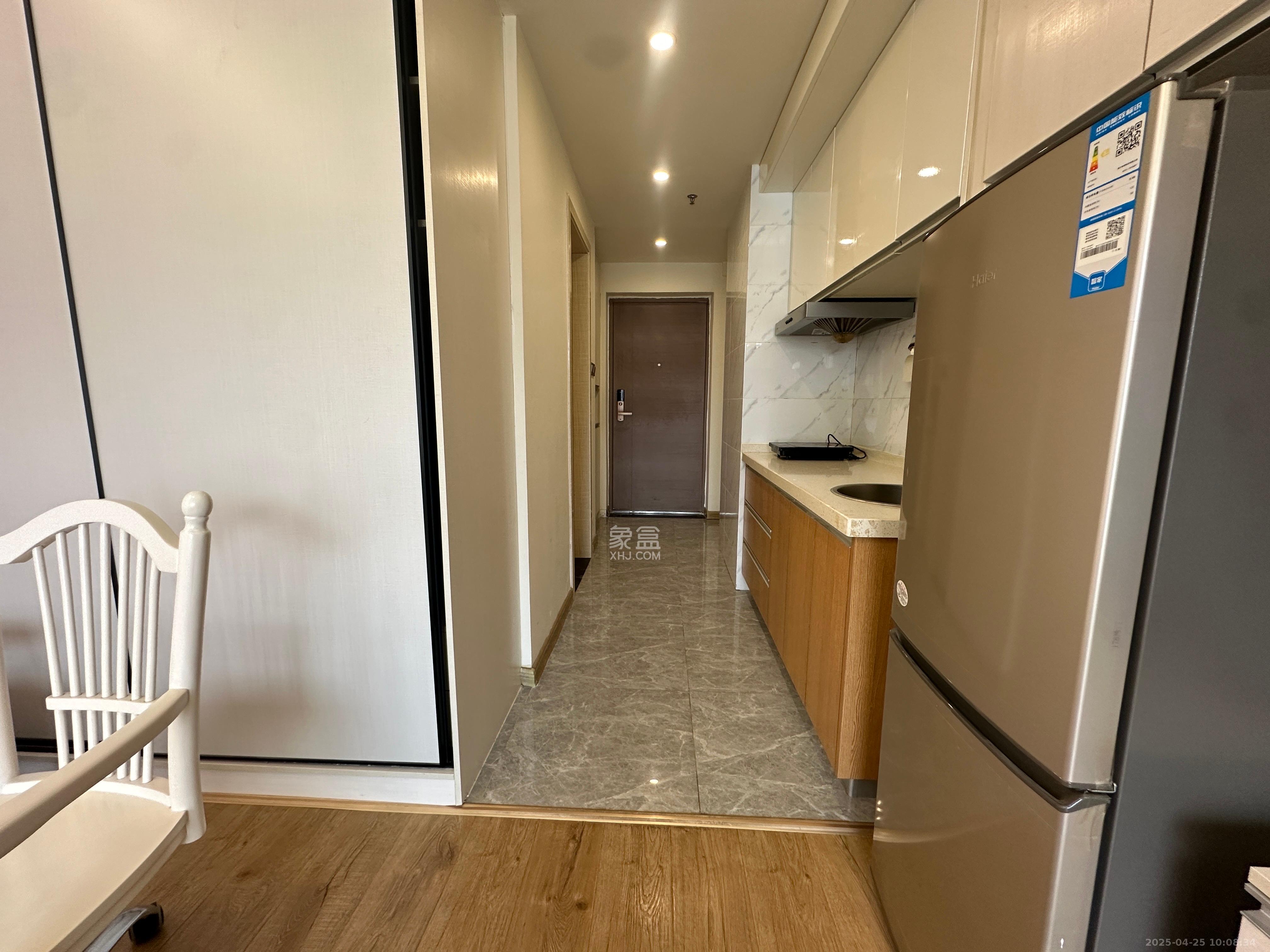 中交广场公寓  1室1厅1卫    1700.0元/月 中交广场公寓  1室1厅1卫    1700.0元/月室内图