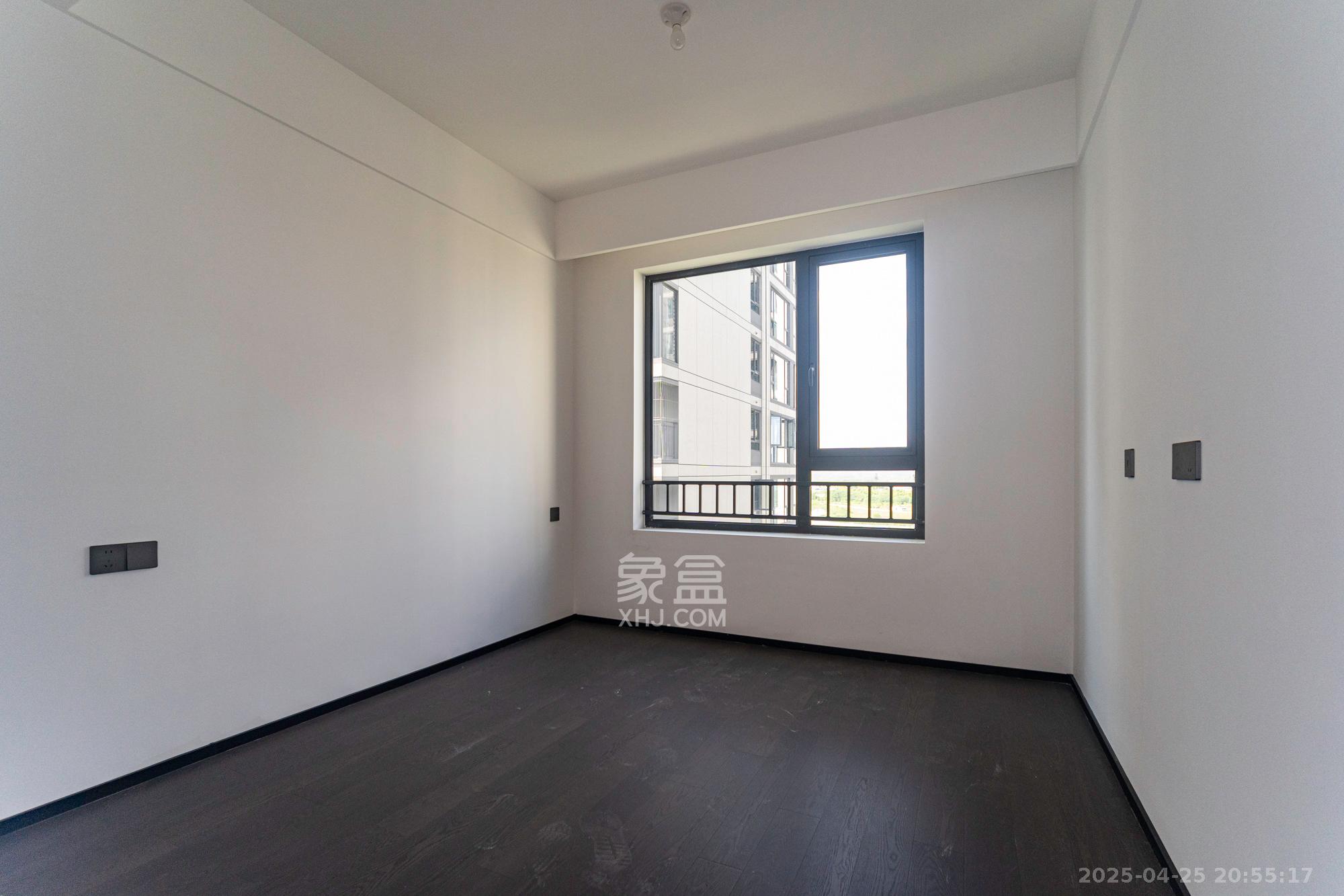 万科松湖天地 4室2厅3卫 265.8万 万科松湖天地 4室2厅3卫 265.8万卧室