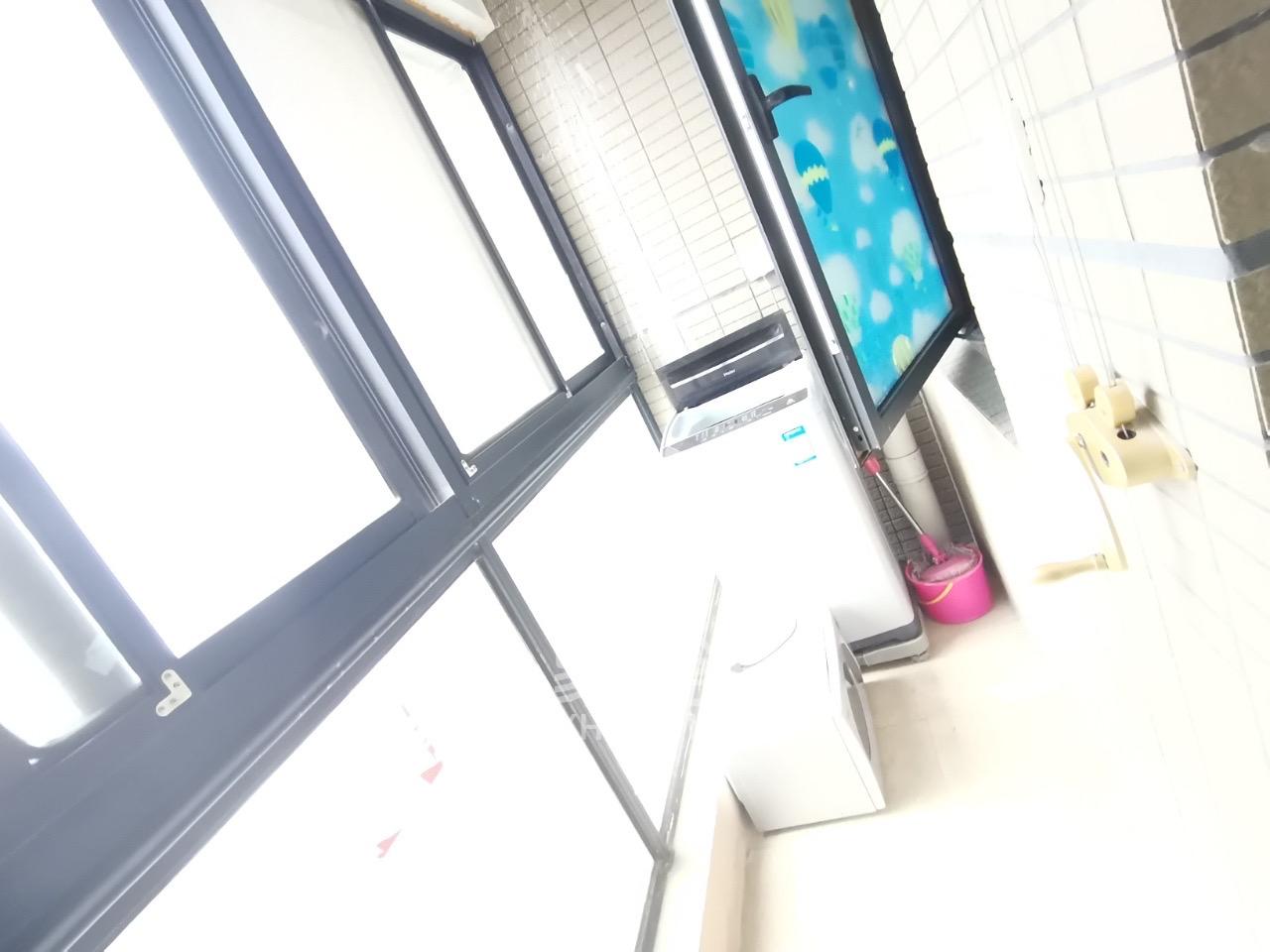 藏珑湖上国际花园 1室1厅1卫 1800.0元/月 藏珑湖上国际花园 1室1厅1卫 1800.0元/月室内图