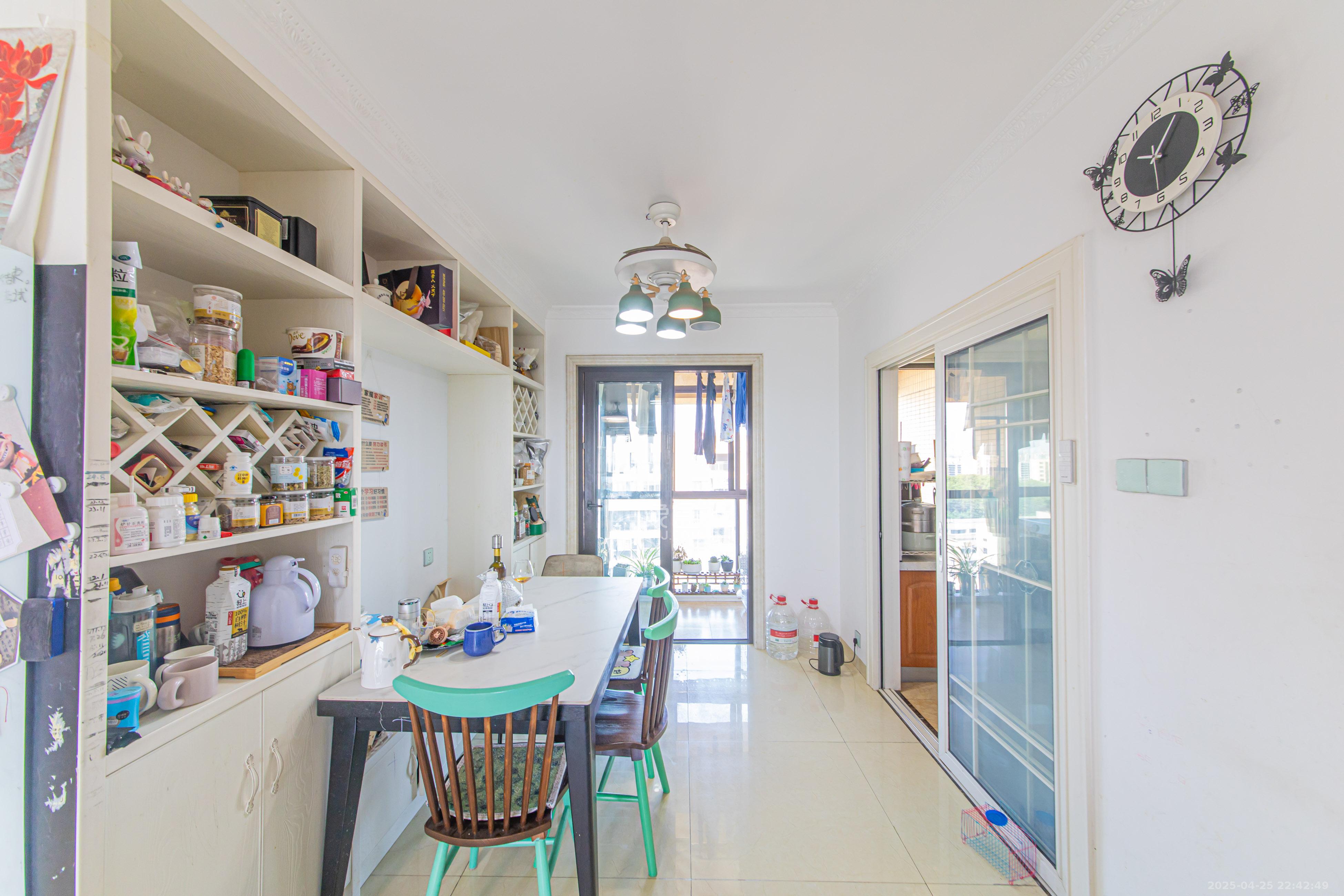 北辰中央公园C区 3室2厅2卫 116.0万 北辰中央公园C区 3室2厅2卫 116.0万客厅