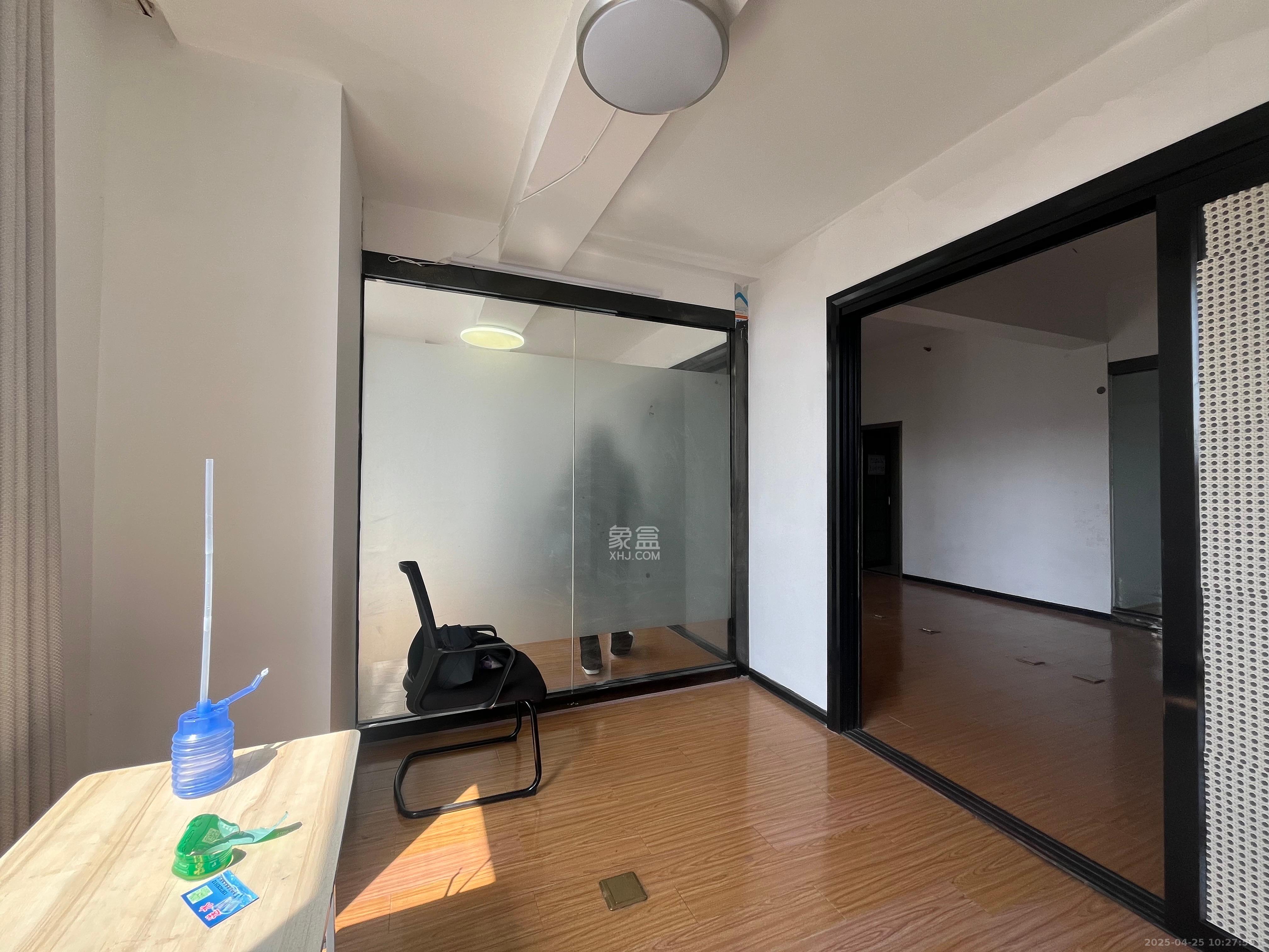 乐尚城 1室1厅1卫 3500.0元/月 乐尚城 1室1厅1卫 3500.0元/月室内图