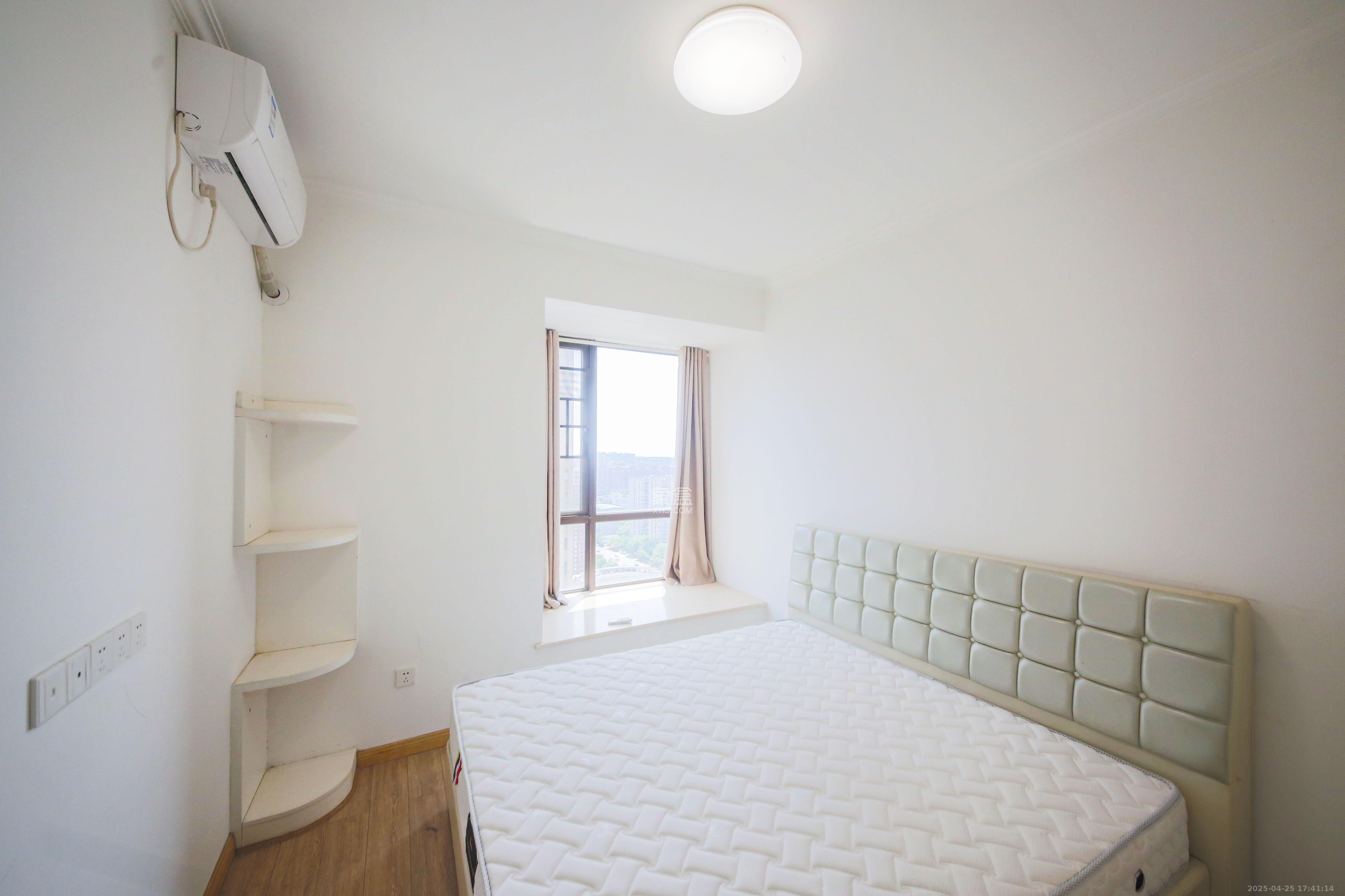 中建信和城  2室1厅1卫   105.00万卧室