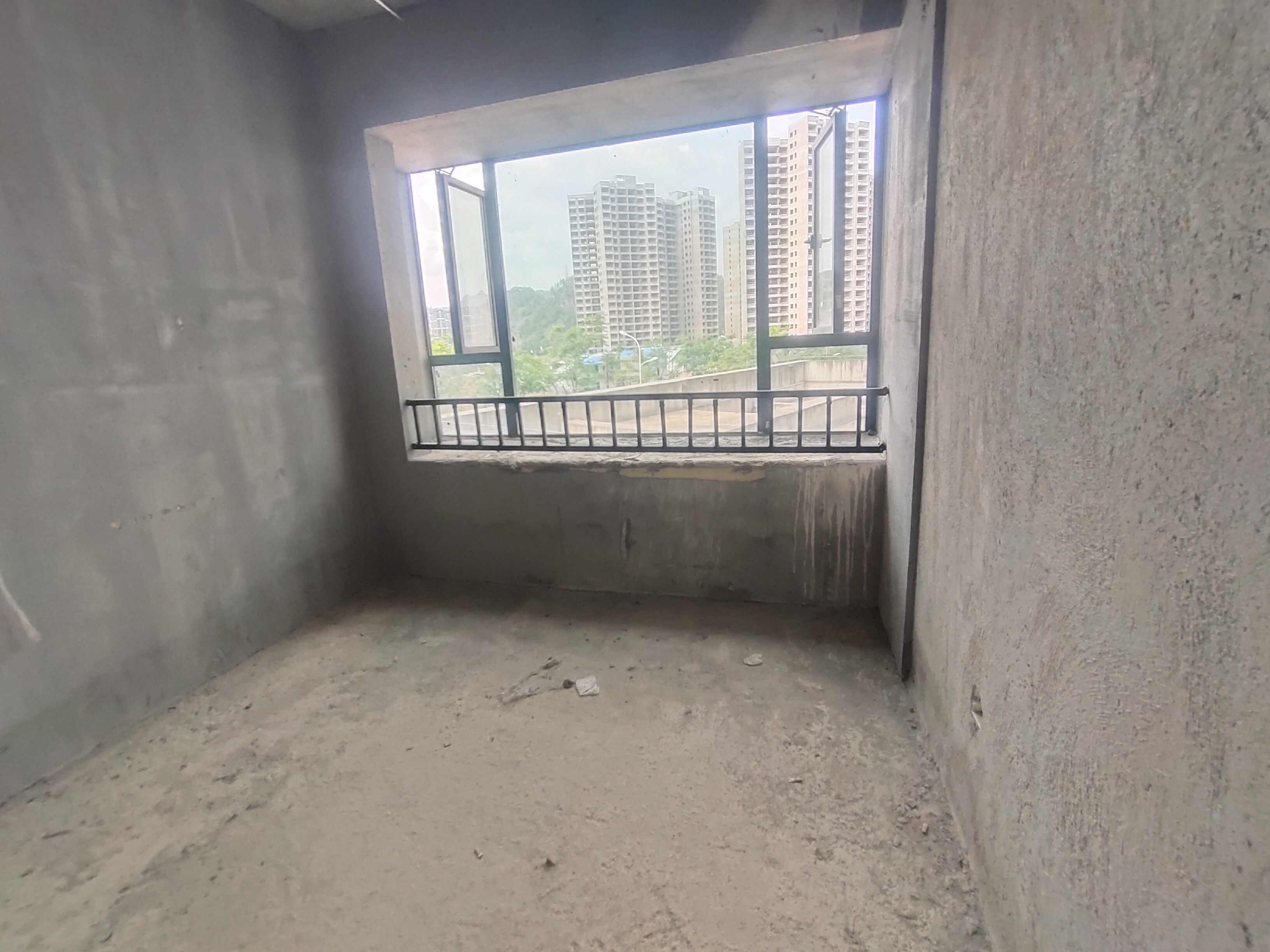 宁邦广场  4室2厅2卫   74.80万客厅