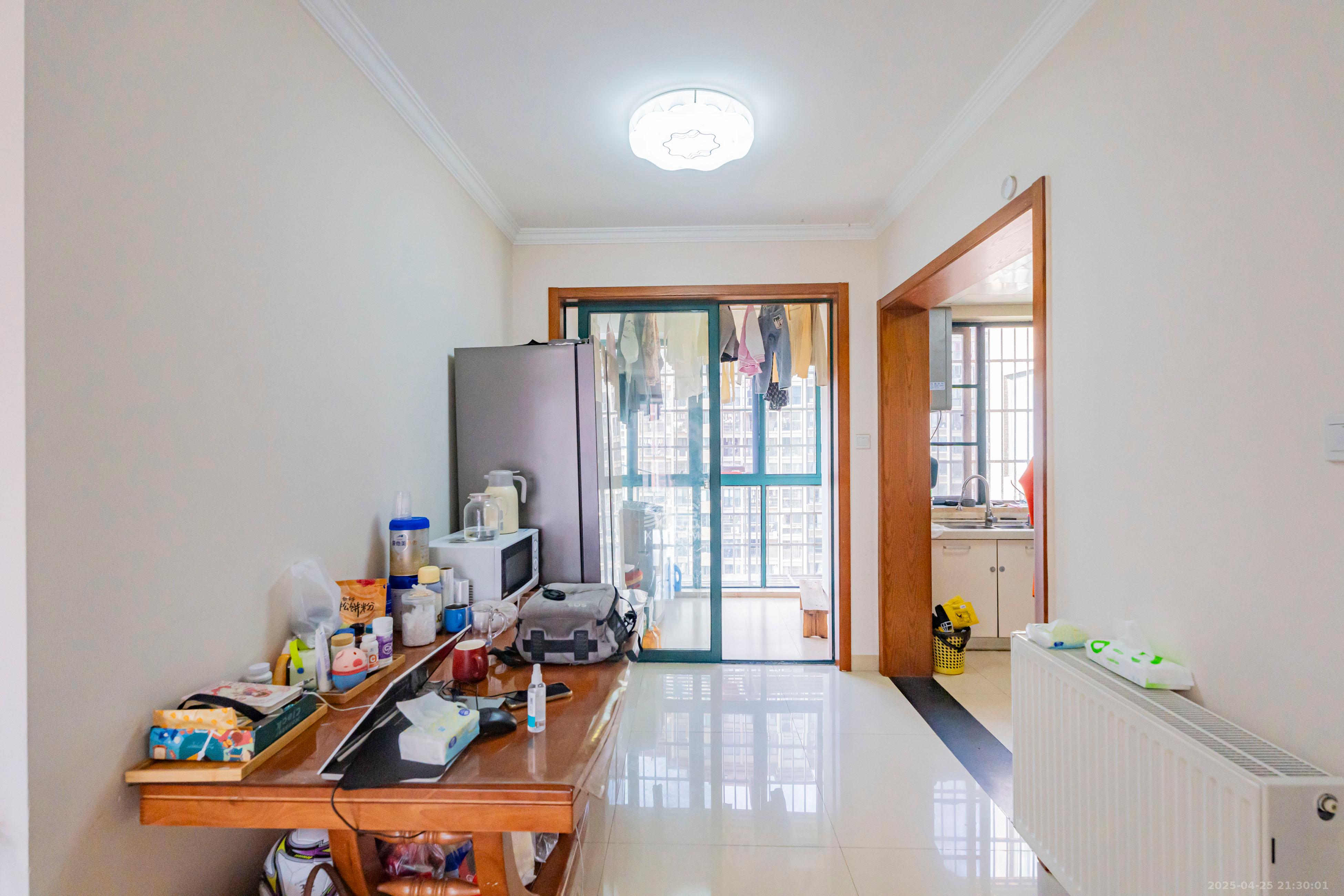 绿洲花园  3室2厅2卫    112.8万 绿洲花园  3室2厅2卫    112.8万客厅