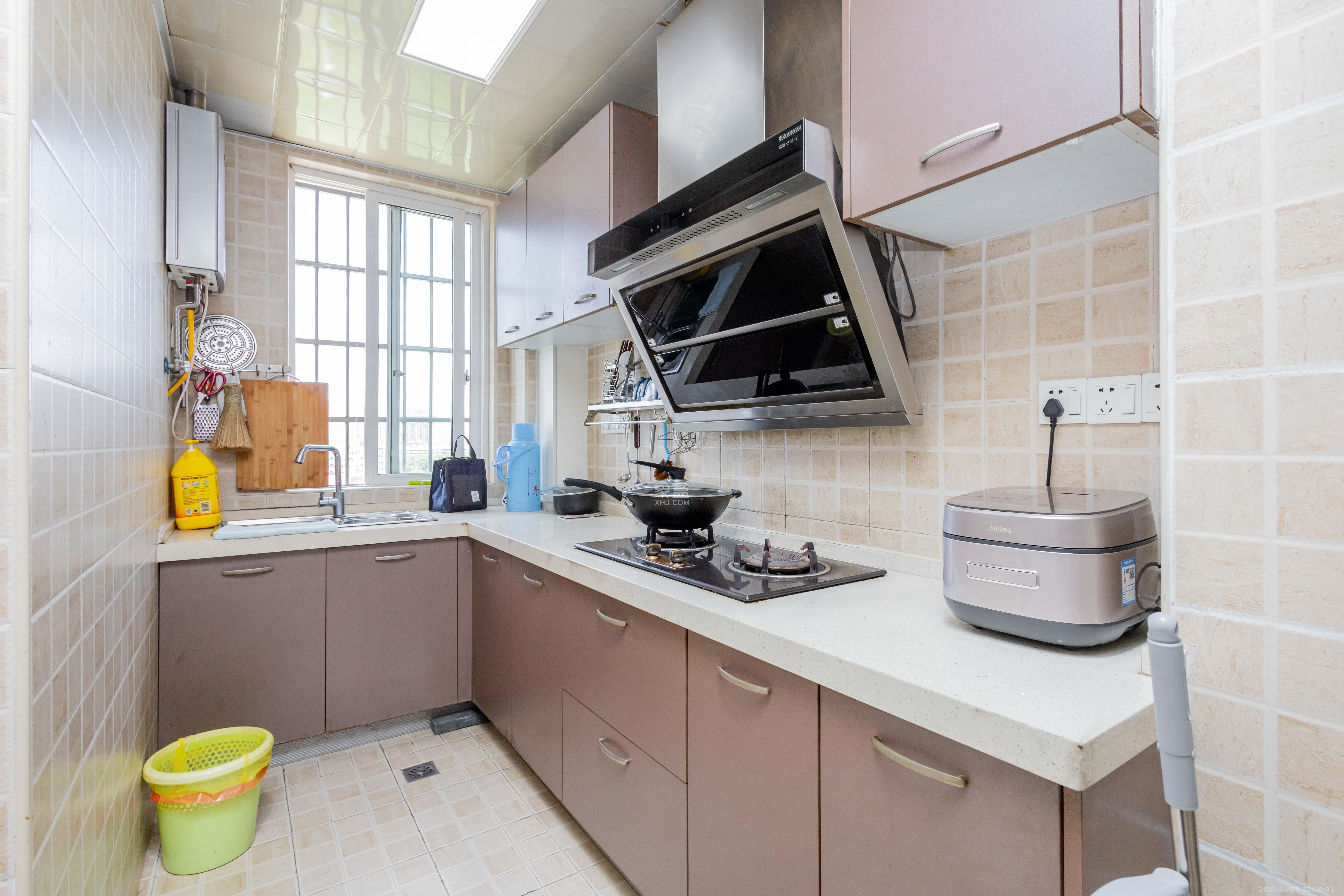 星城福邸(雄天朗郡) 3室2厅2卫 90.0万 星城福邸(雄天朗郡) 3室2厅2卫 90.0万厨房