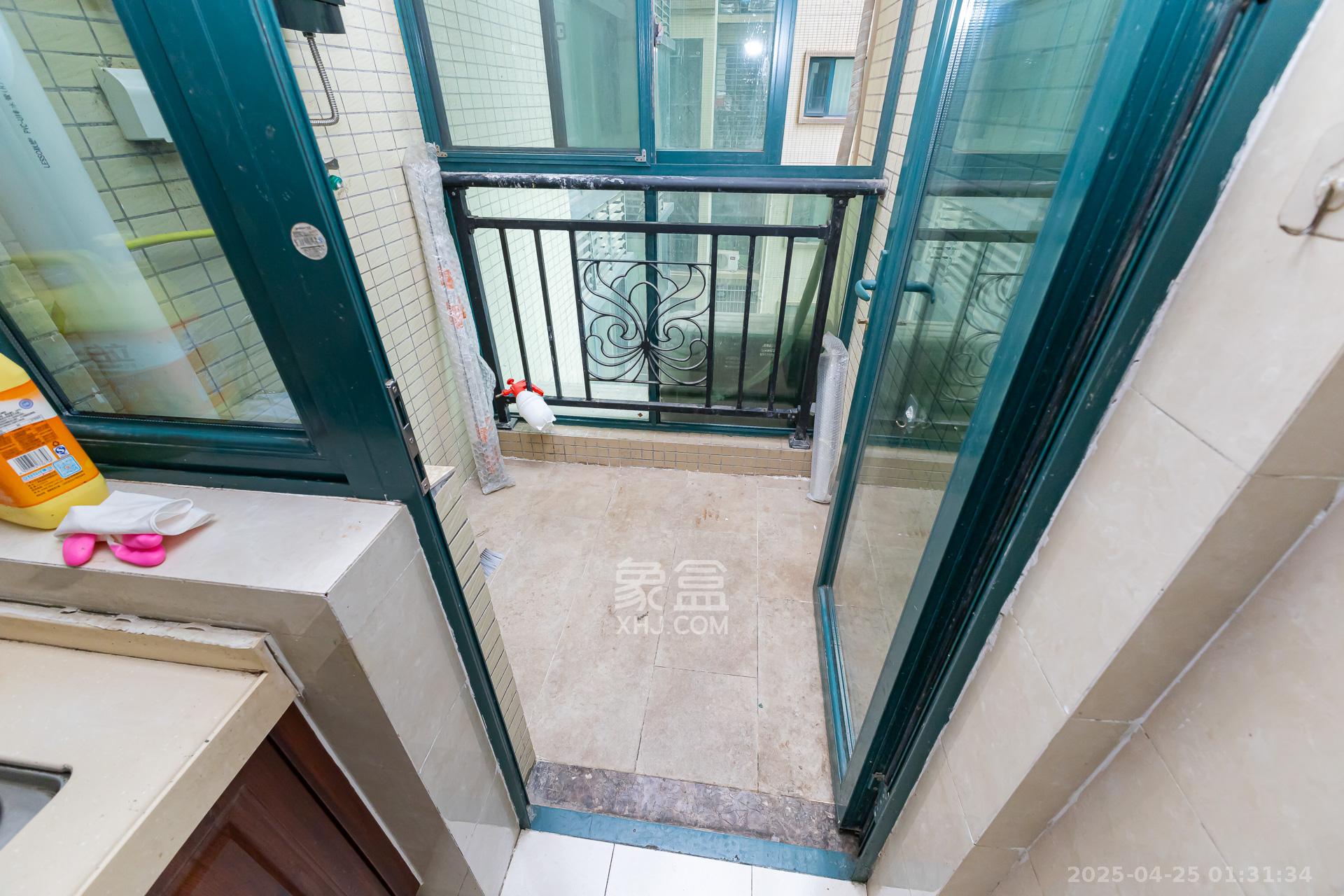 恒大名都 2室2厅1卫 49.8万 恒大名都 2室2厅1卫 49.8万阳台