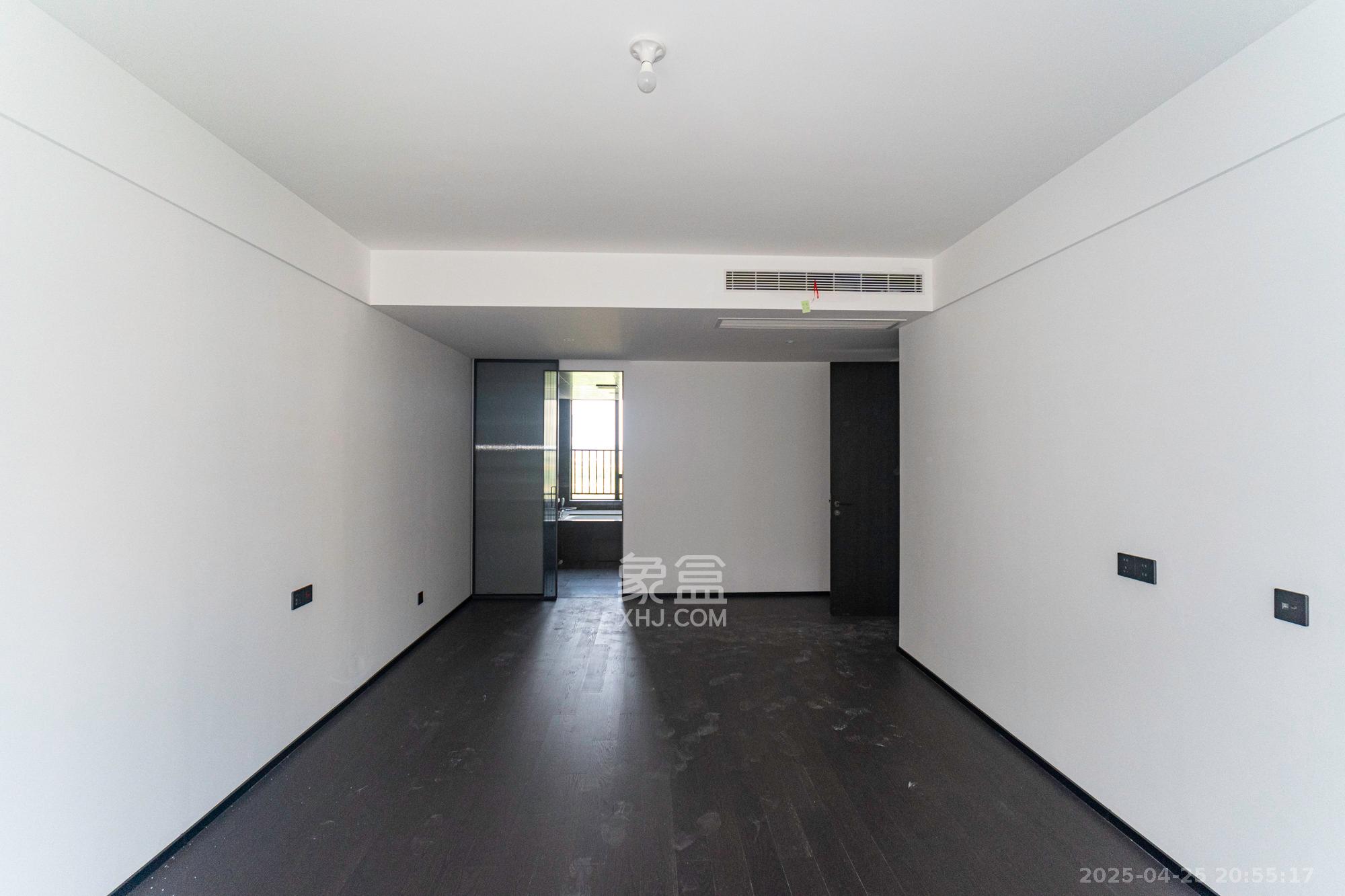 万科松湖天地 4室2厅3卫 265.8万 万科松湖天地 4室2厅3卫 265.8万卧室