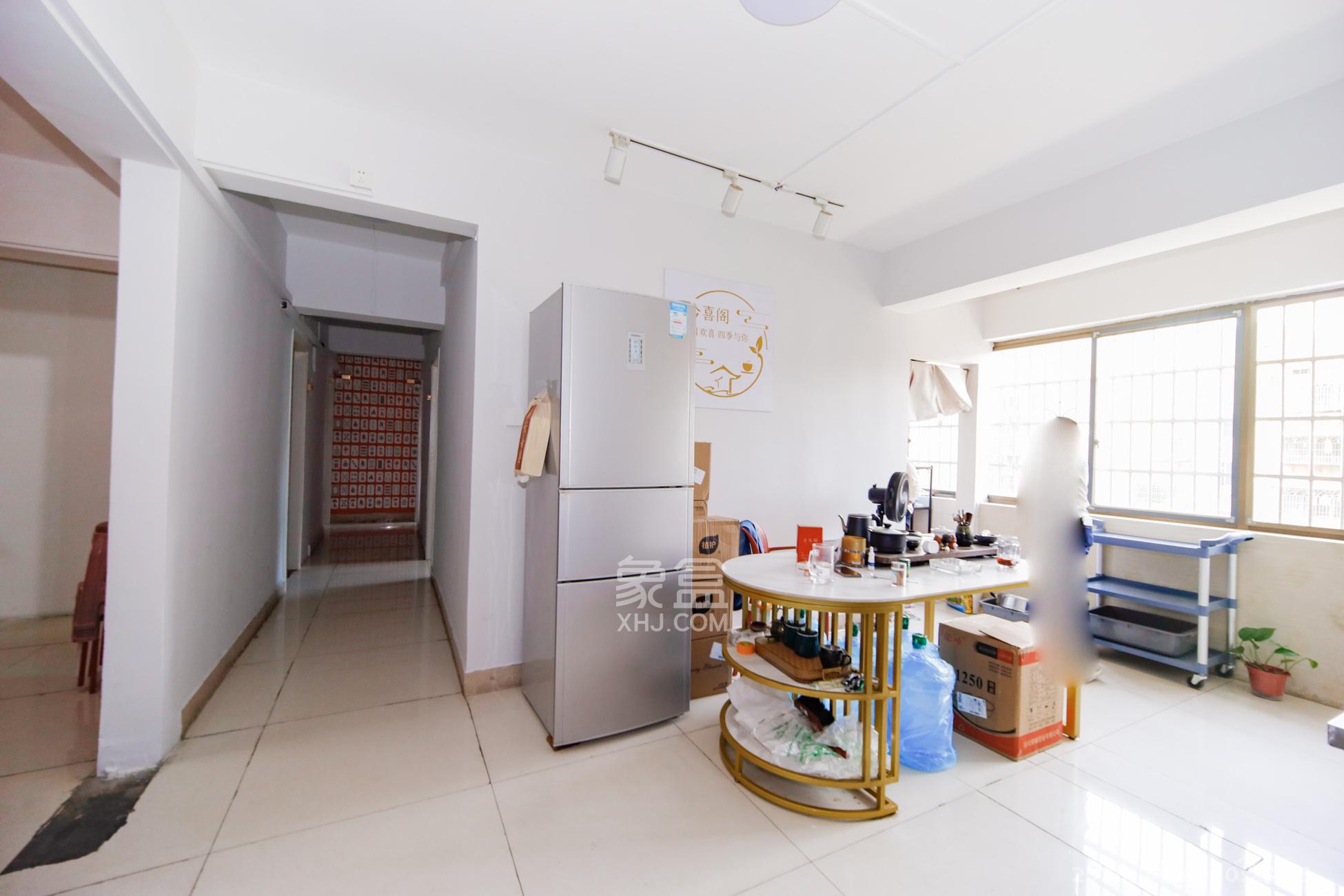 香颂国际  7室1厅1卫    98.0万 香颂国际  7室1厅1卫    98.0万