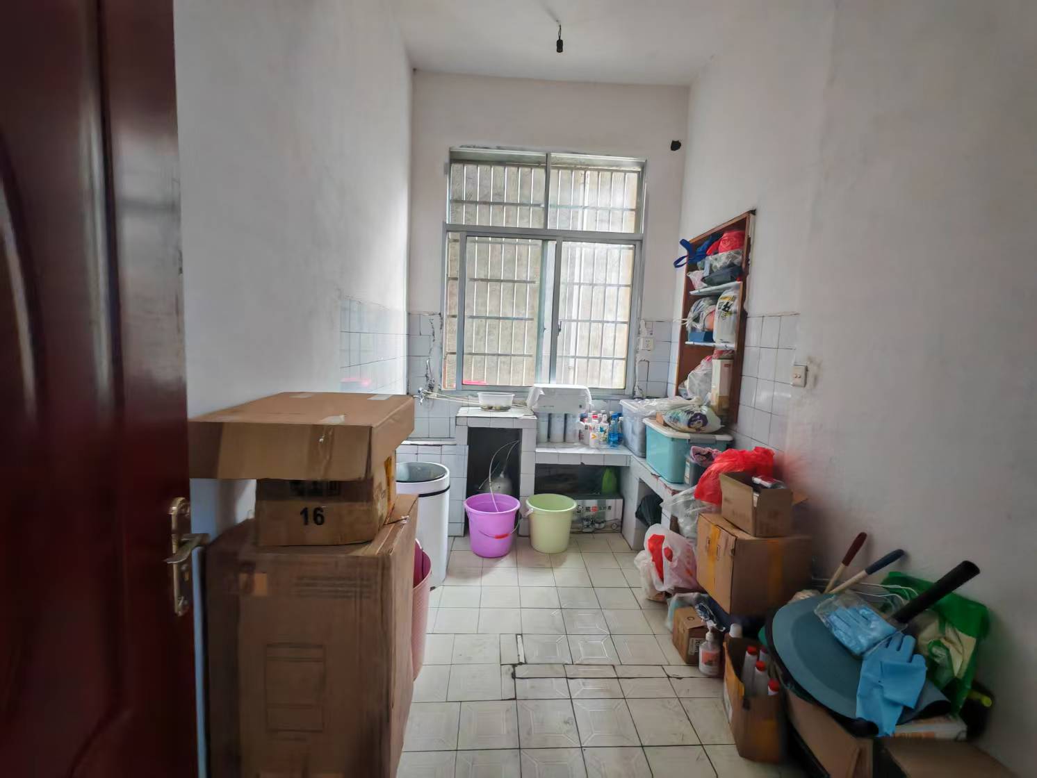 市中心散盘 7室2厅3卫 100.0万 市中心散盘 7室2厅3卫 100.0万客厅