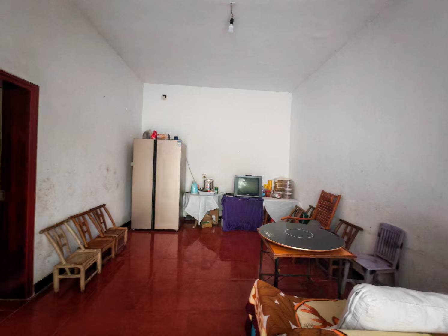 市中心散盘 7室2厅3卫 100.0万 市中心散盘 7室2厅3卫 100.0万客厅