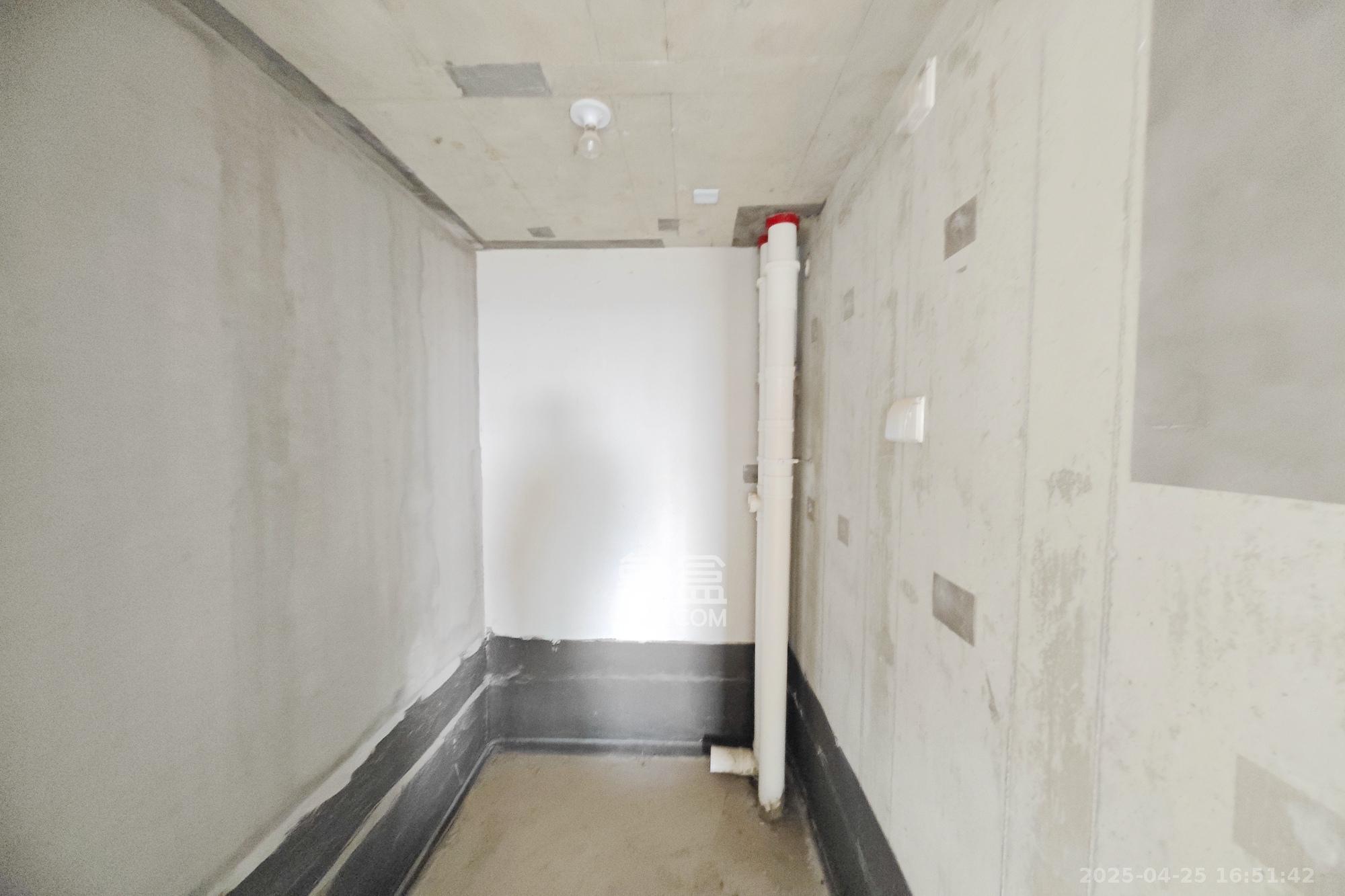 建发中央悦府  3室2厅2卫   130.00万其他