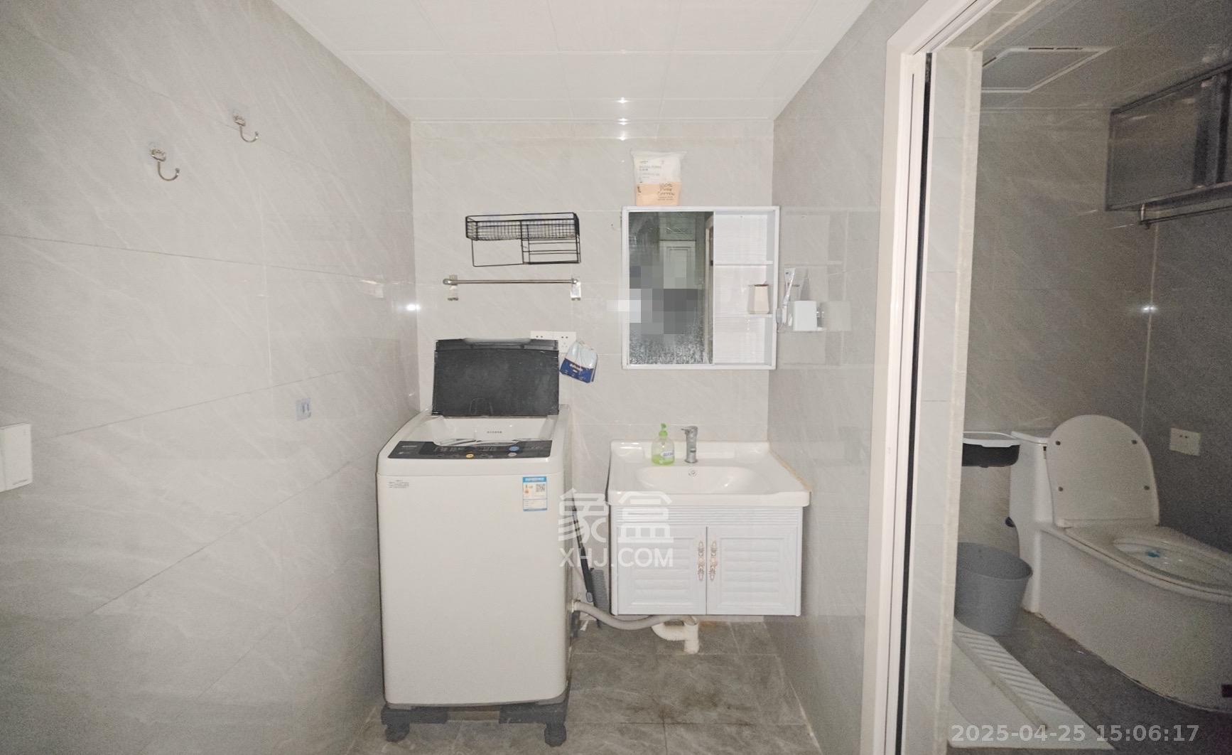 长沙卷烟厂高层小区  1室1厅1卫   1800.00元/月室内图