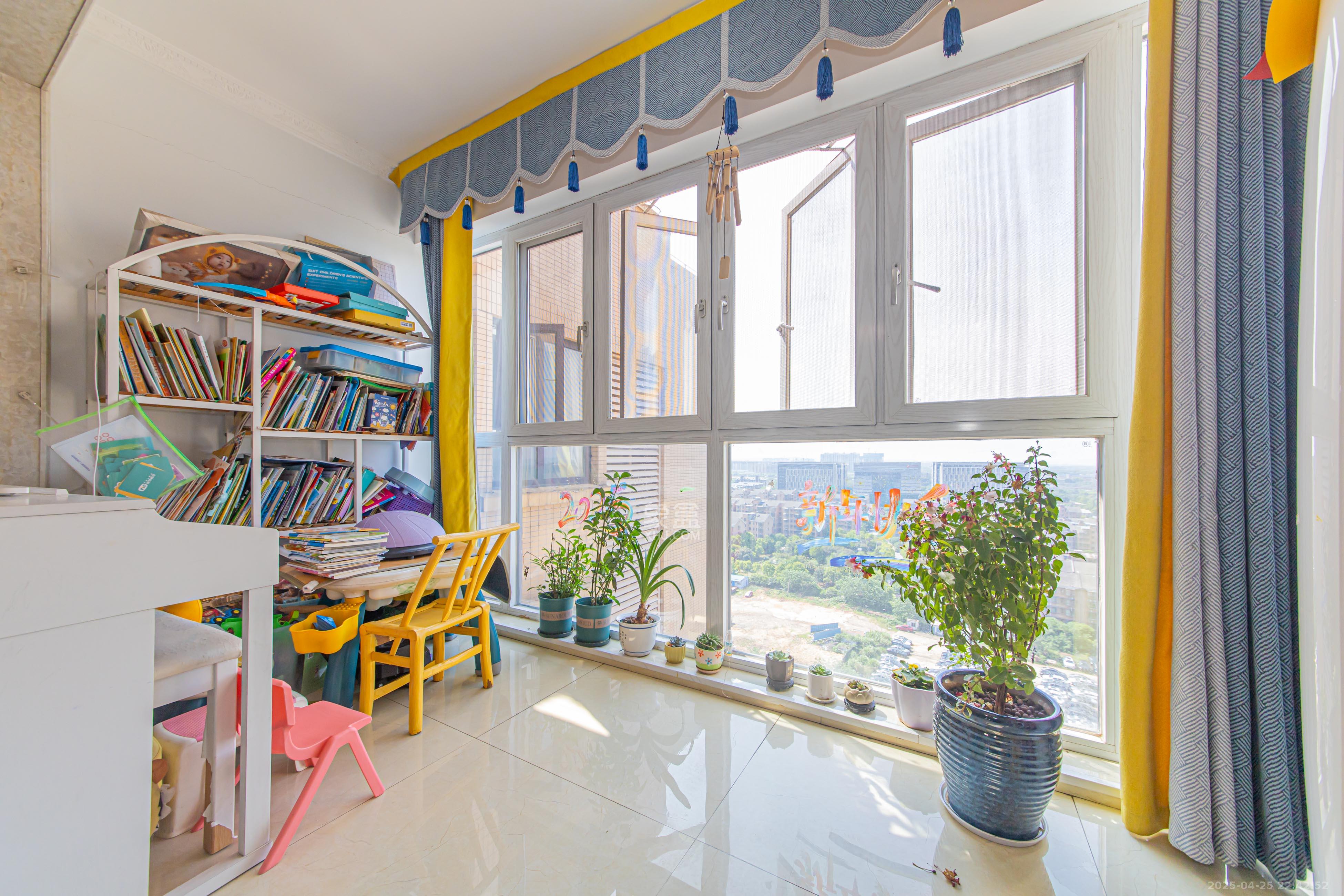 北辰中央公园C区 3室2厅2卫 116.0万 北辰中央公园C区 3室2厅2卫 116.0万阳台