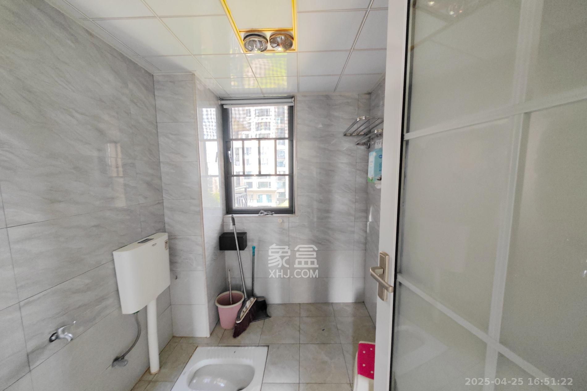 建发中央悦府  4室2厅2卫   195.00万其他