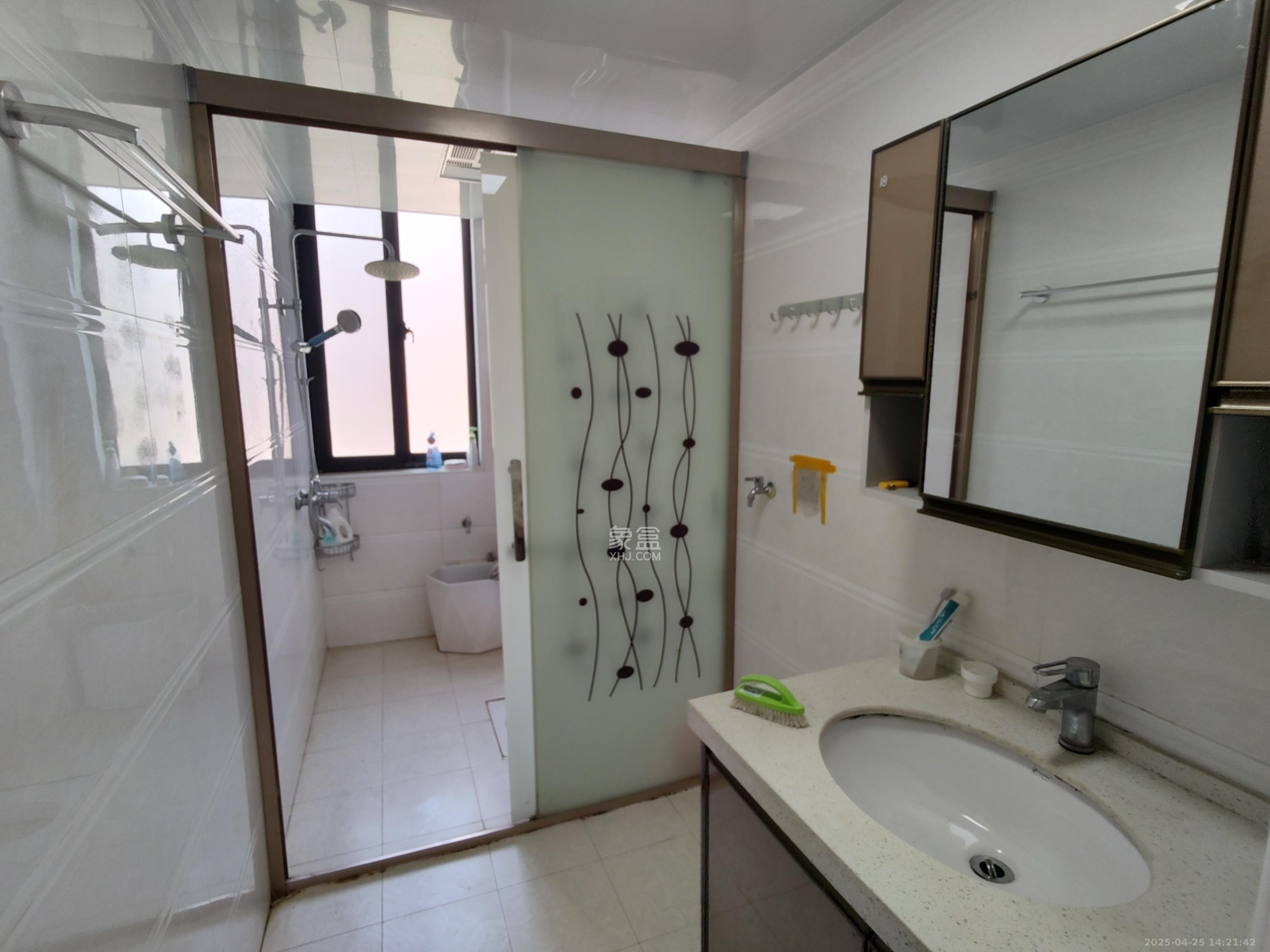 天心金桂园住宅小区 3室2厅1卫 2400.0元/月 天心金桂园住宅小区 3室2厅1卫 2400.0元/月室内图