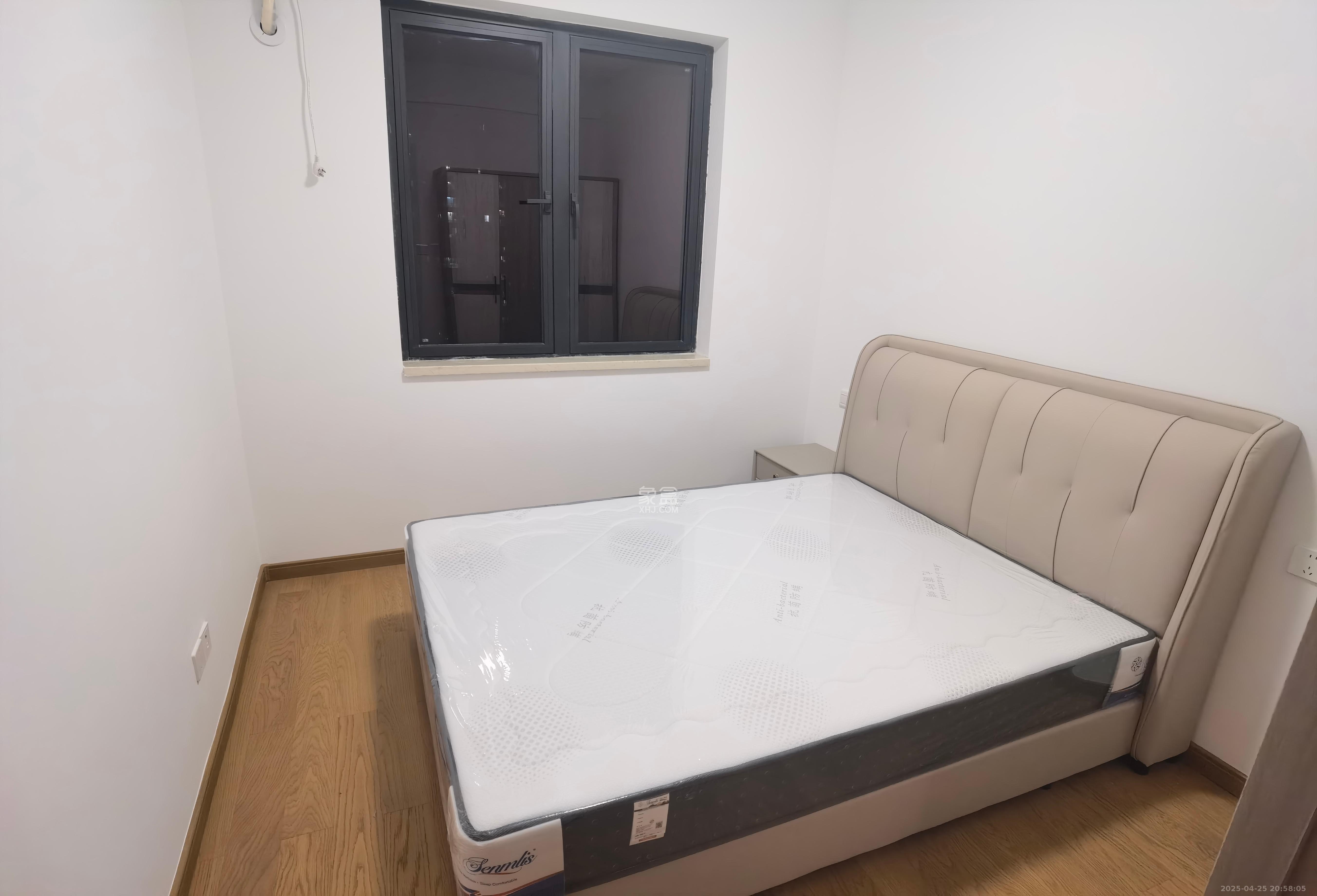万润滨江天著  3室2厅2卫   2800.00元/月室内图