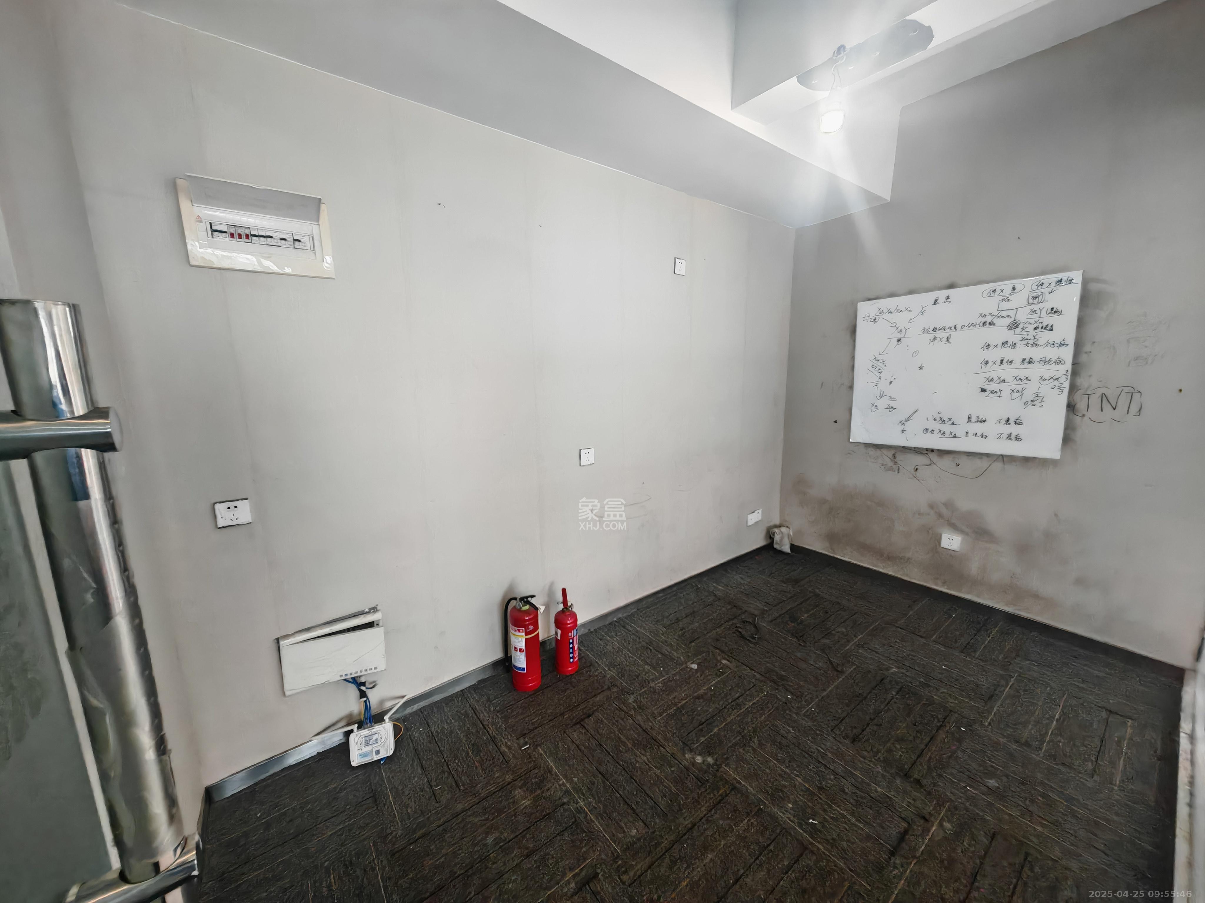 京武浪琴山一、二期 2室1厅1卫 1500.0元/月 京武浪琴山一、二期 2室1厅1卫 1500.0元/月室内图