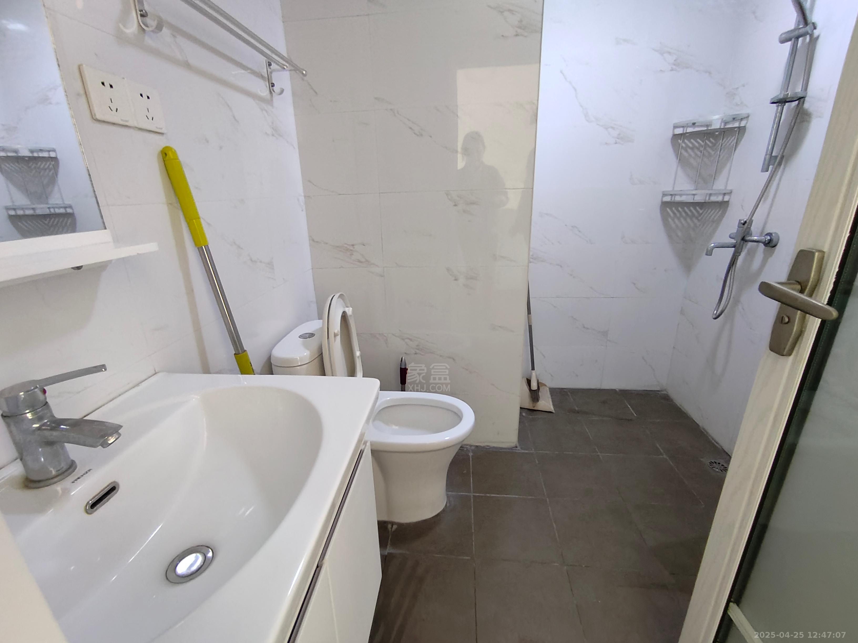 文艺复兴(未来城) 1室0厅0卫 1300.0元/月 文艺复兴(未来城) 1室0厅0卫 1300.0元/月室内图