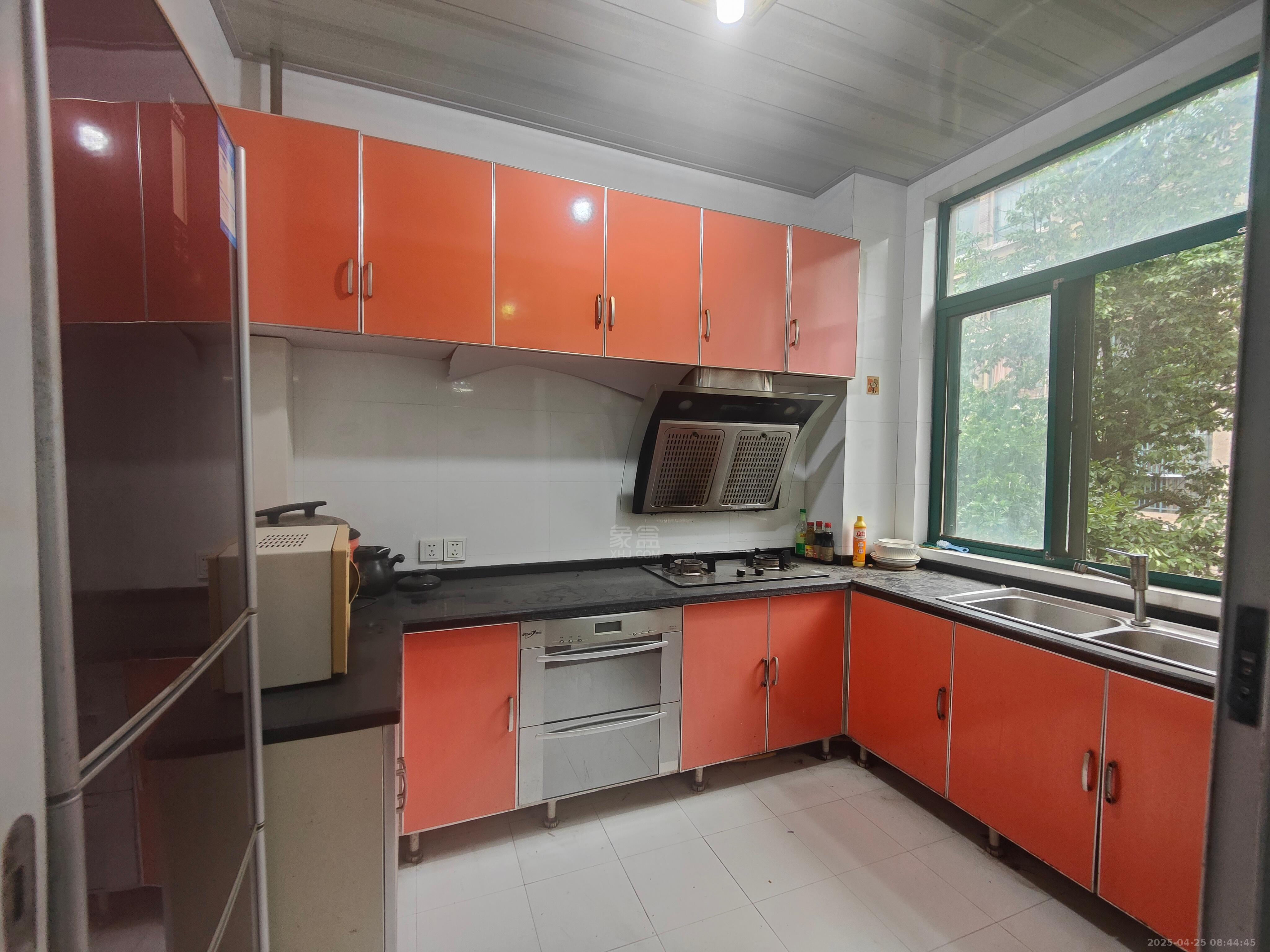 尚格名城花好悦园1.2期 3室2厅2卫 1600.0元/月 尚格名城花好悦园1.2期 3室2厅2卫 1600.0元/月室内图