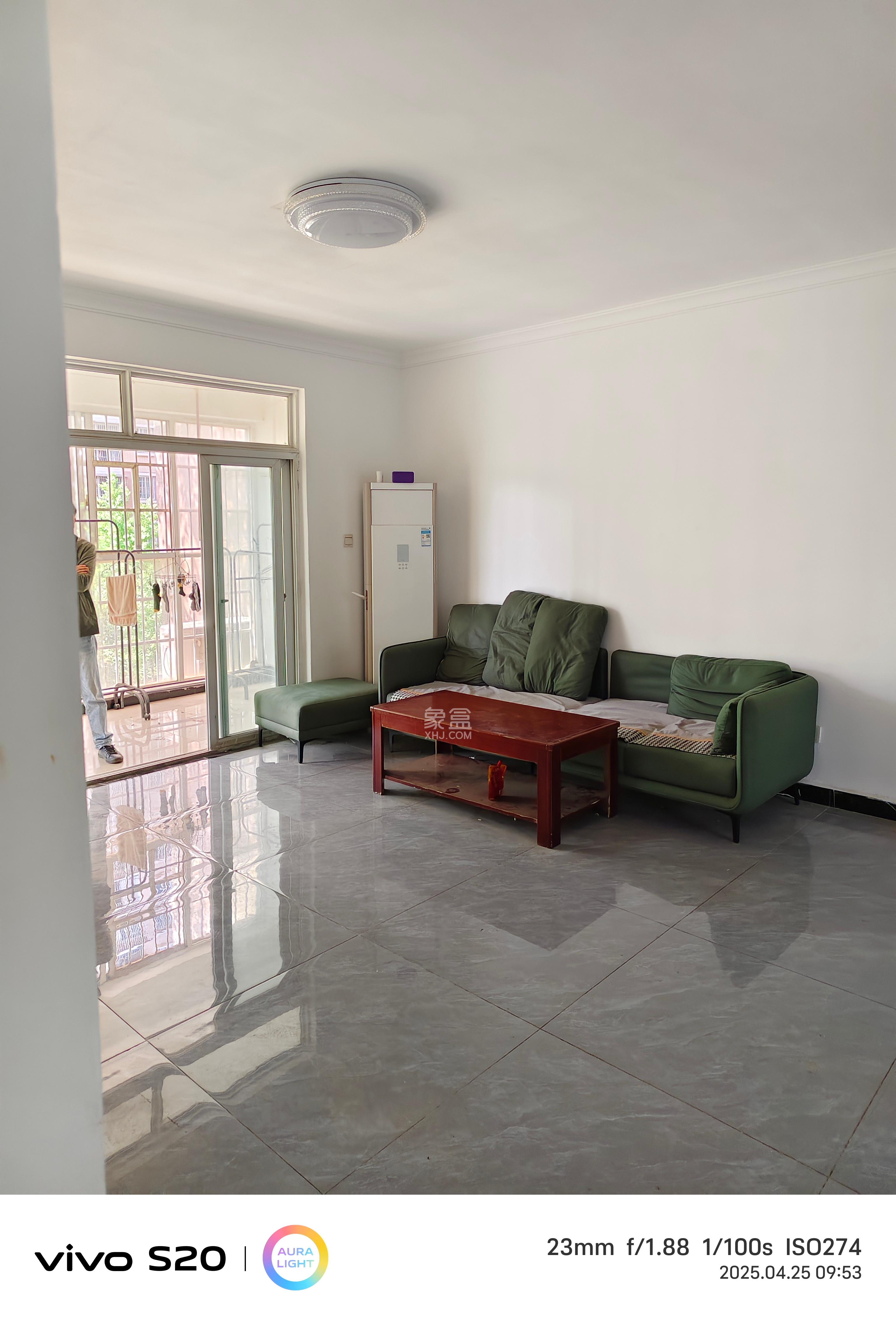 东业苹果社区 4室2厅2卫 2500.0元/月 东业苹果社区 4室2厅2卫 2500.0元/月室内图