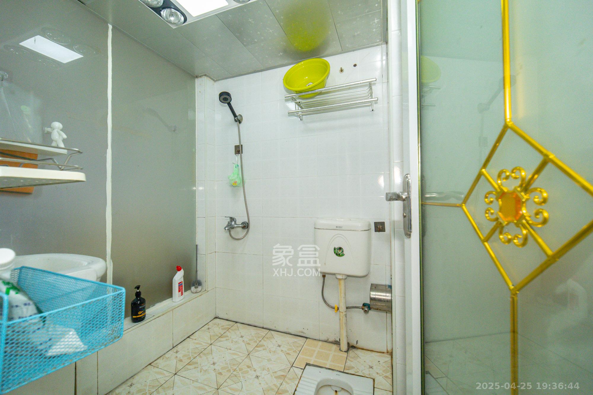 新长海广场 1室1厅1卫 18.0万 新长海广场 1室1厅1卫 18.0万卫生间