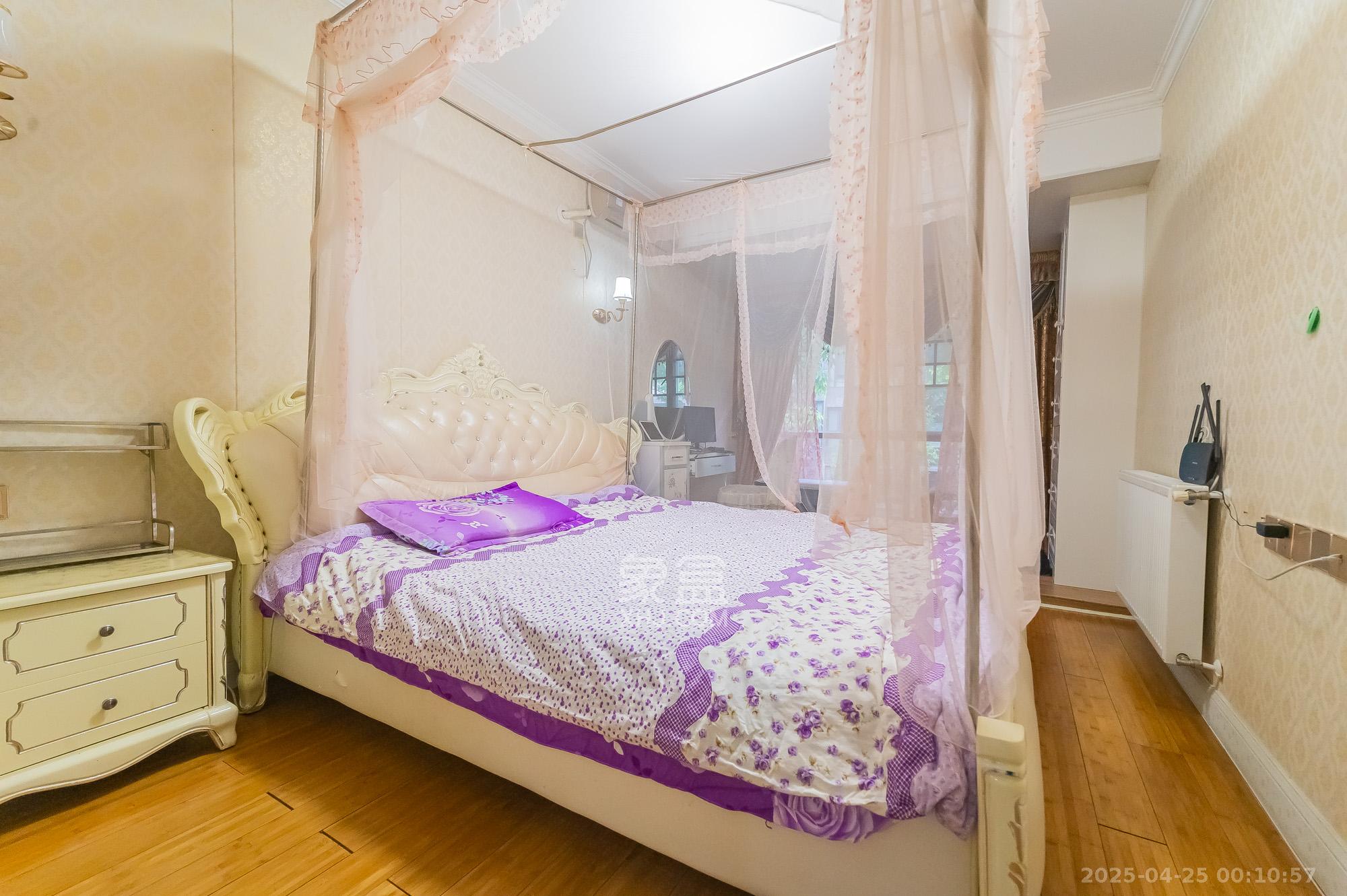 海伦春天  5室2厅3卫    238.0万卧室