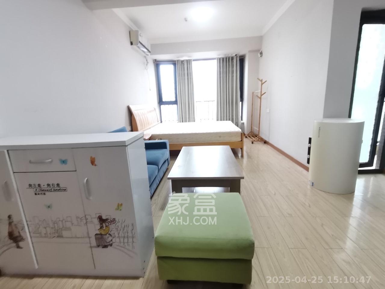 藏珑湖上国际花园 1室1厅1卫 1800.0元/月 藏珑湖上国际花园 1室1厅1卫 1800.0元/月室内图