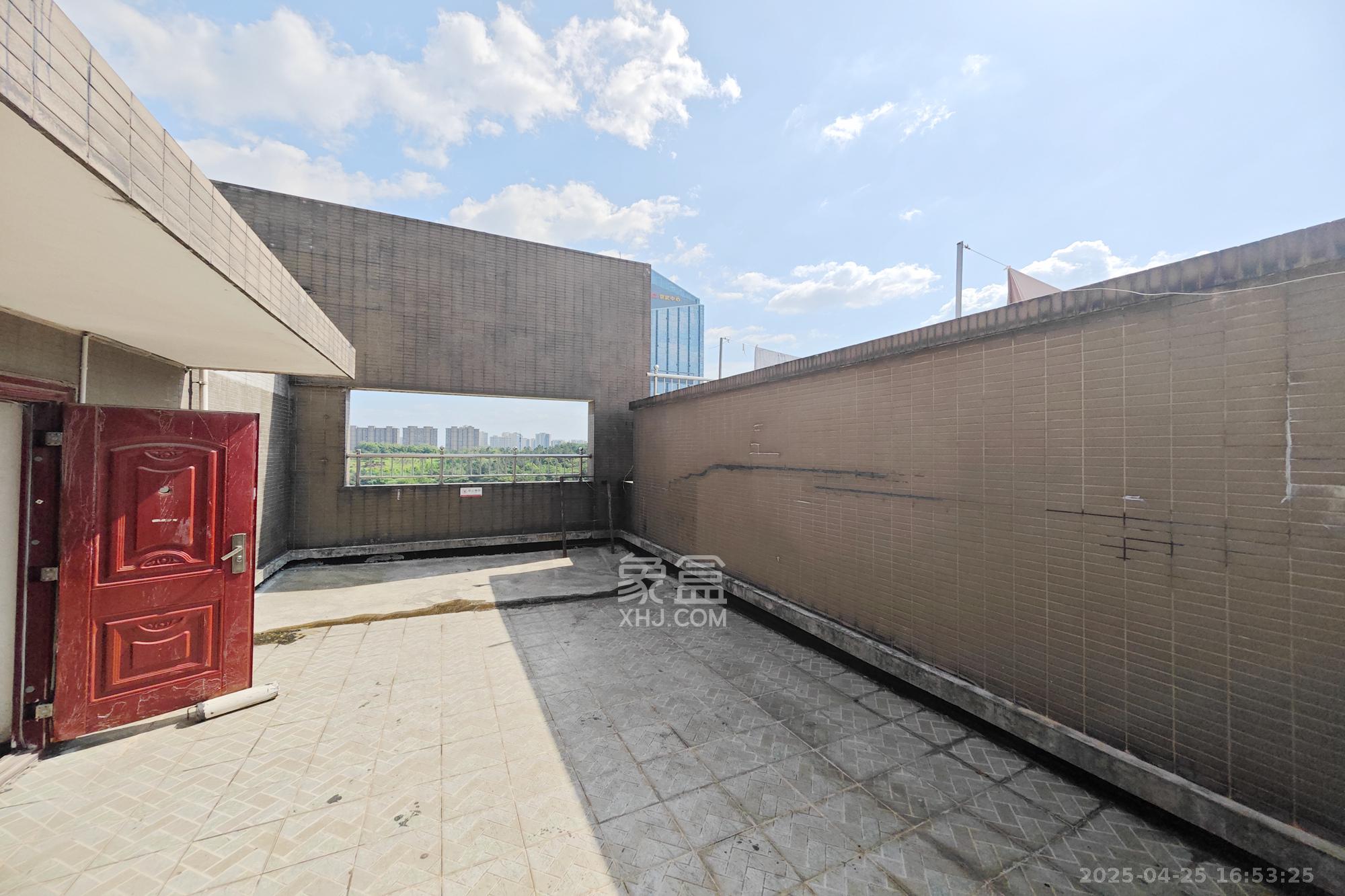 和卉家园 8室2厅4卫 396.0万 和卉家园 8室2厅4卫 396.0万其他