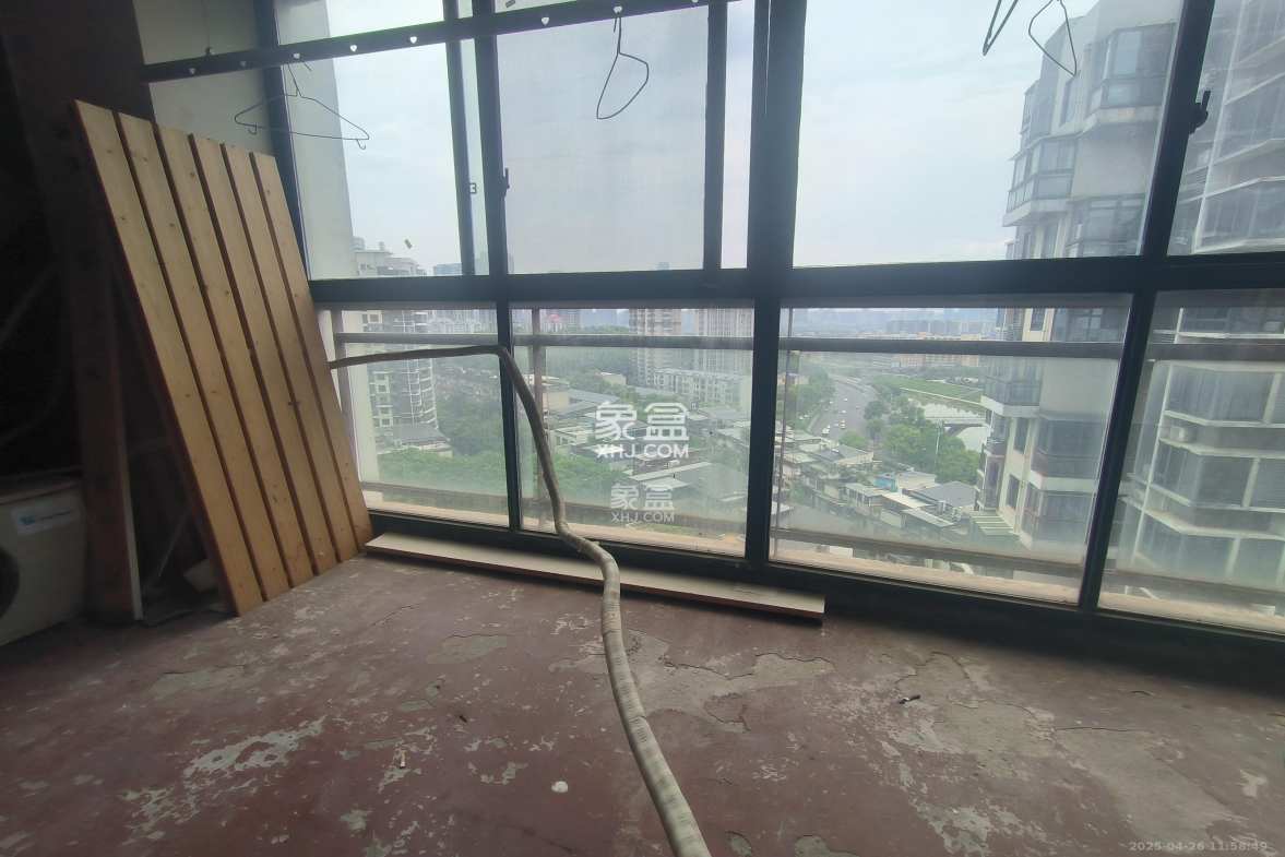 西山汇景一、二期 4室2厅2卫 4200.0元/月 西山汇景一、二期 4室2厅2卫 4200.0元/月室内图