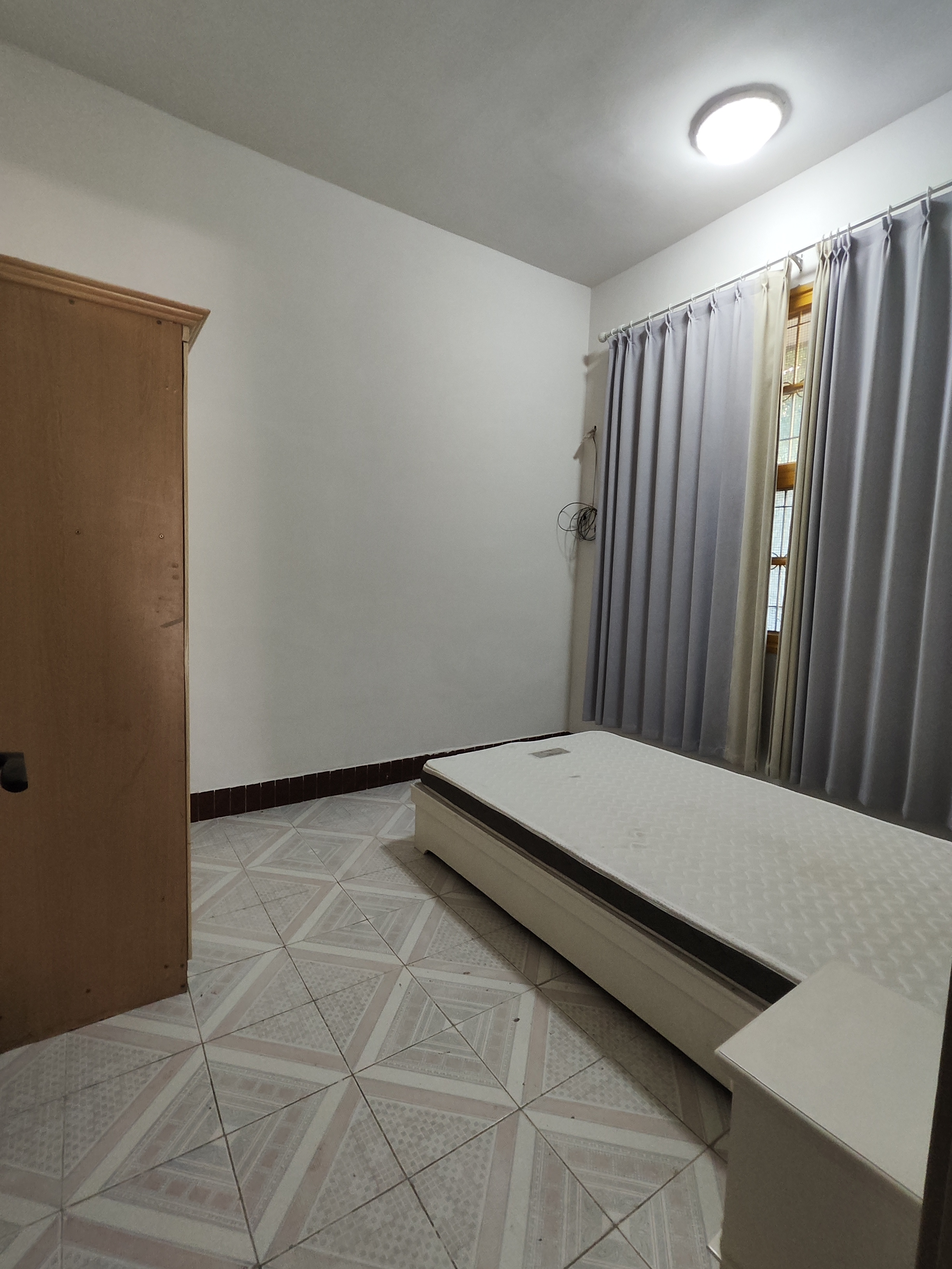 三角坪散盘 4室4厅2卫 1100.0元/月 三角坪散盘 4室4厅2卫 1100.0元/月室内图