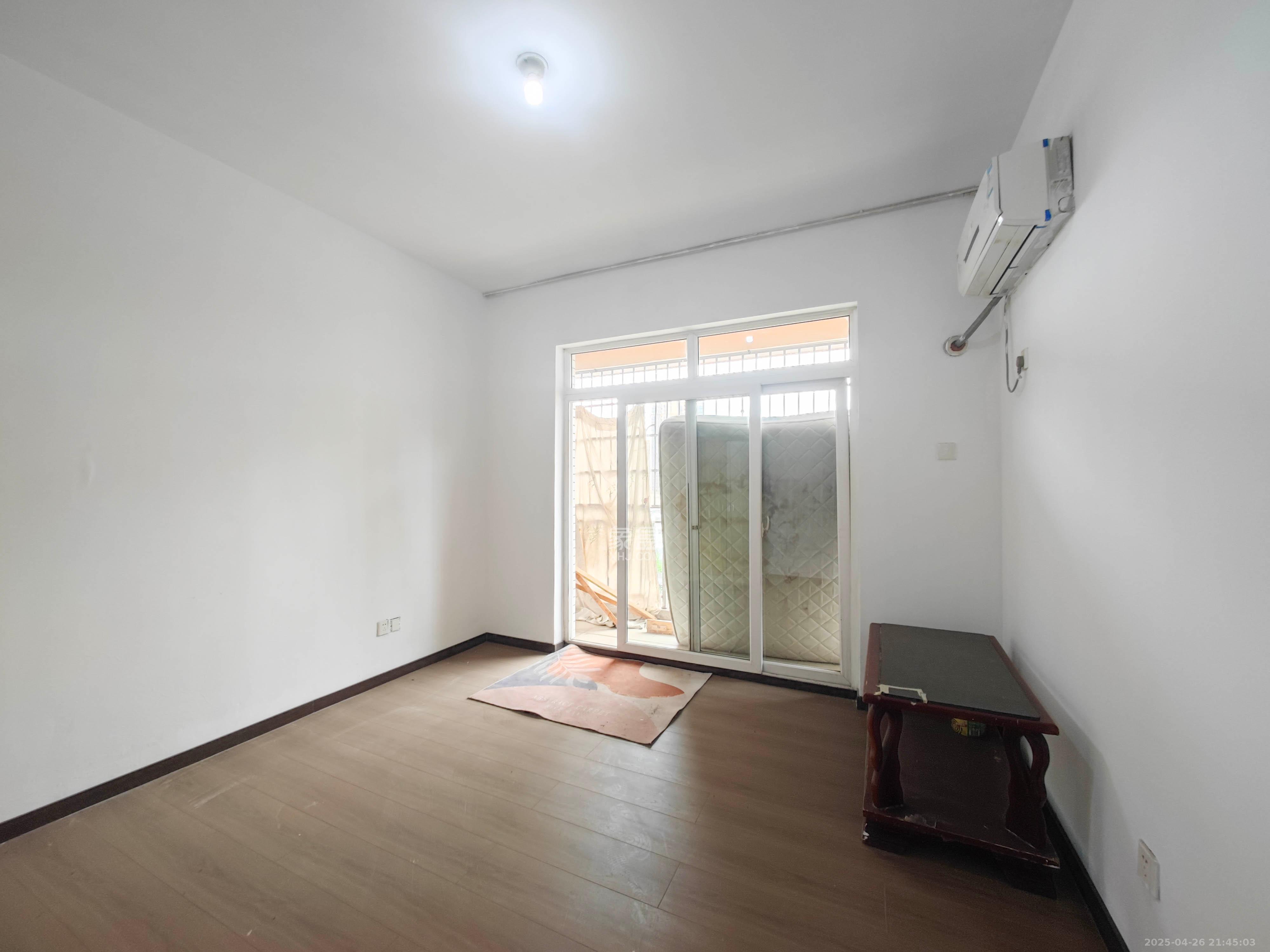 天剑华城  2室2厅1卫    49.5万 天剑华城  2室2厅1卫    49.5万卧室