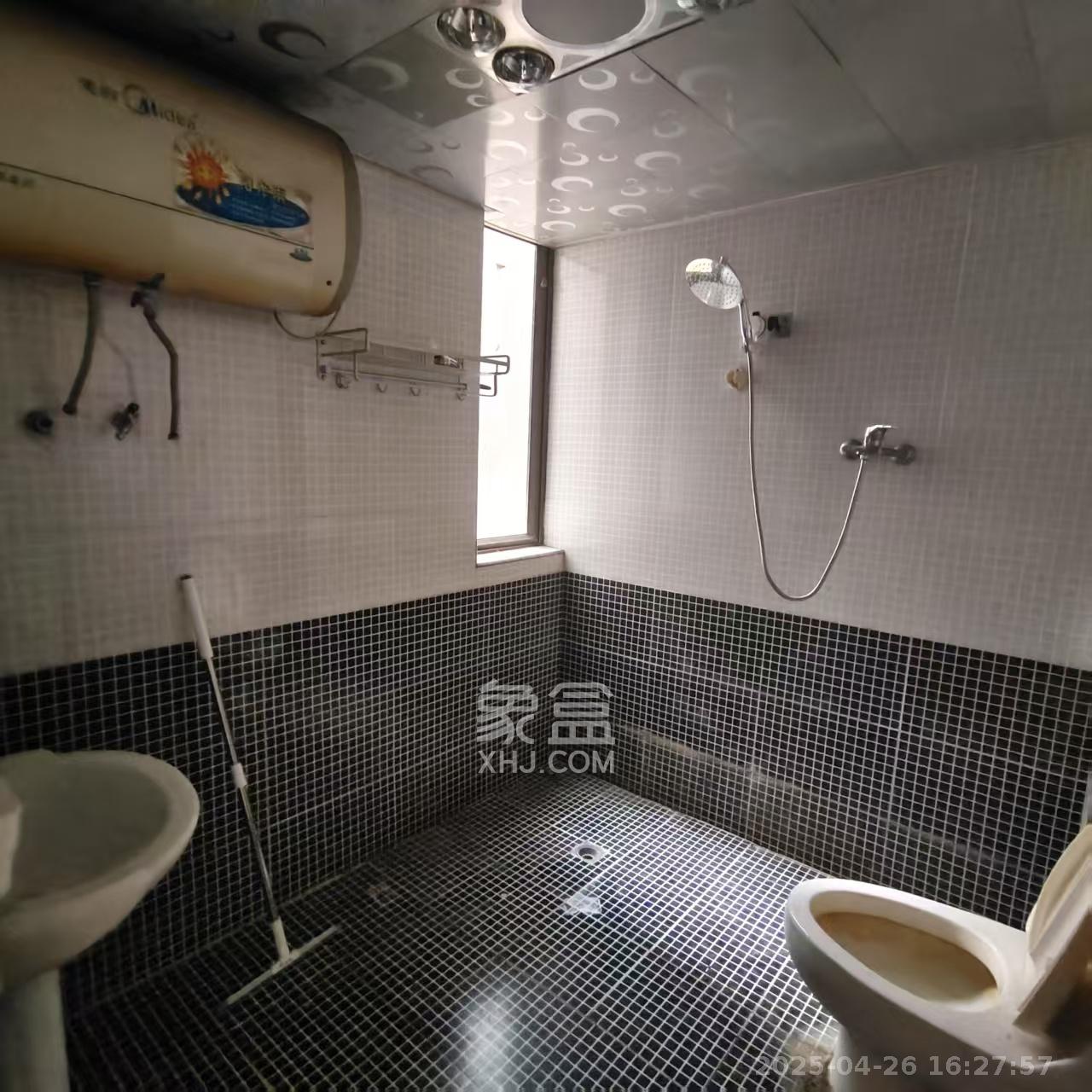 旭辉华庭 3室2厅2卫 1300.0元/月 旭辉华庭 3室2厅2卫 1300.0元/月室内图