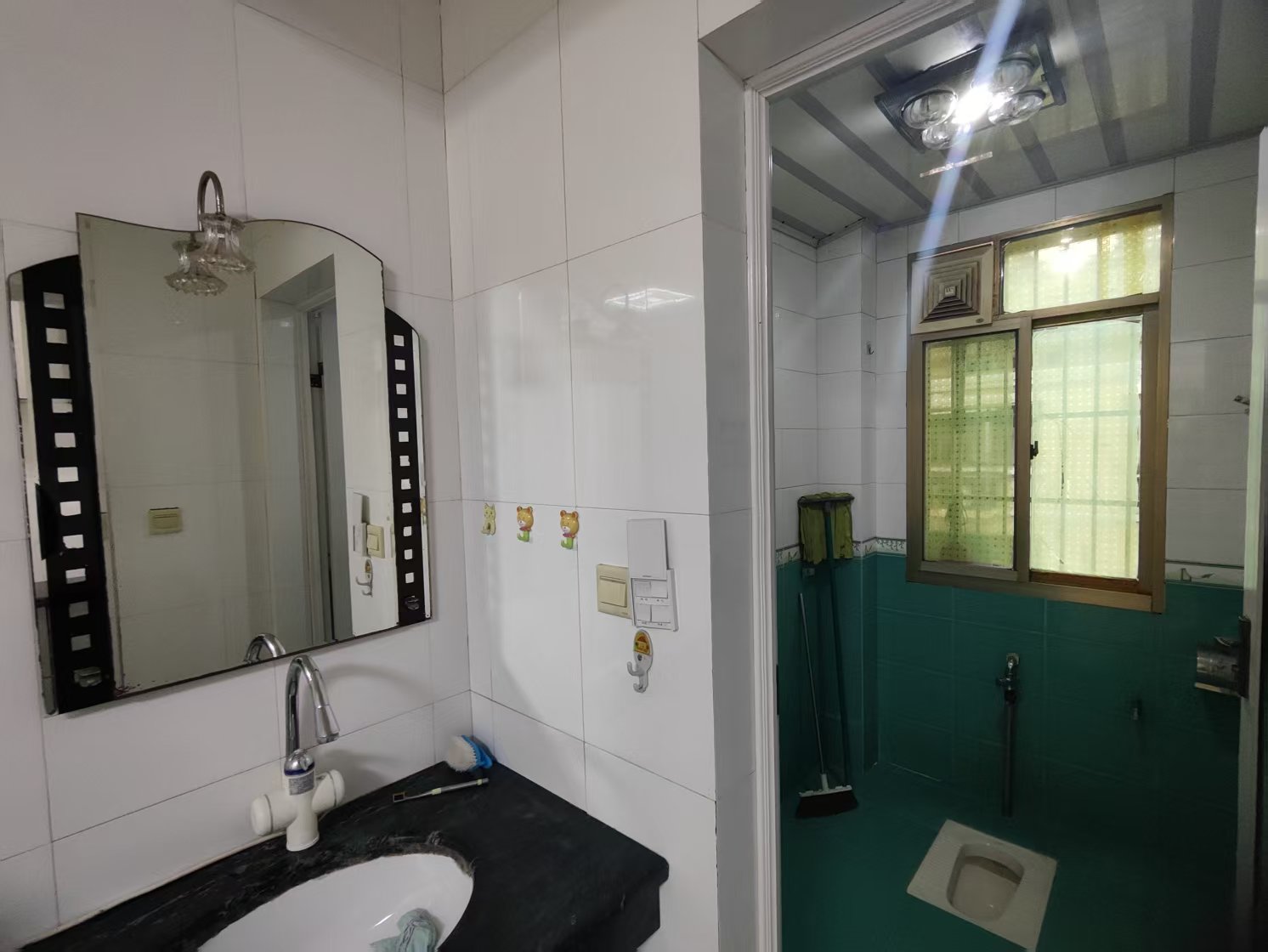 名牌大厦  3室2厅1卫   1500.00元/月室内图