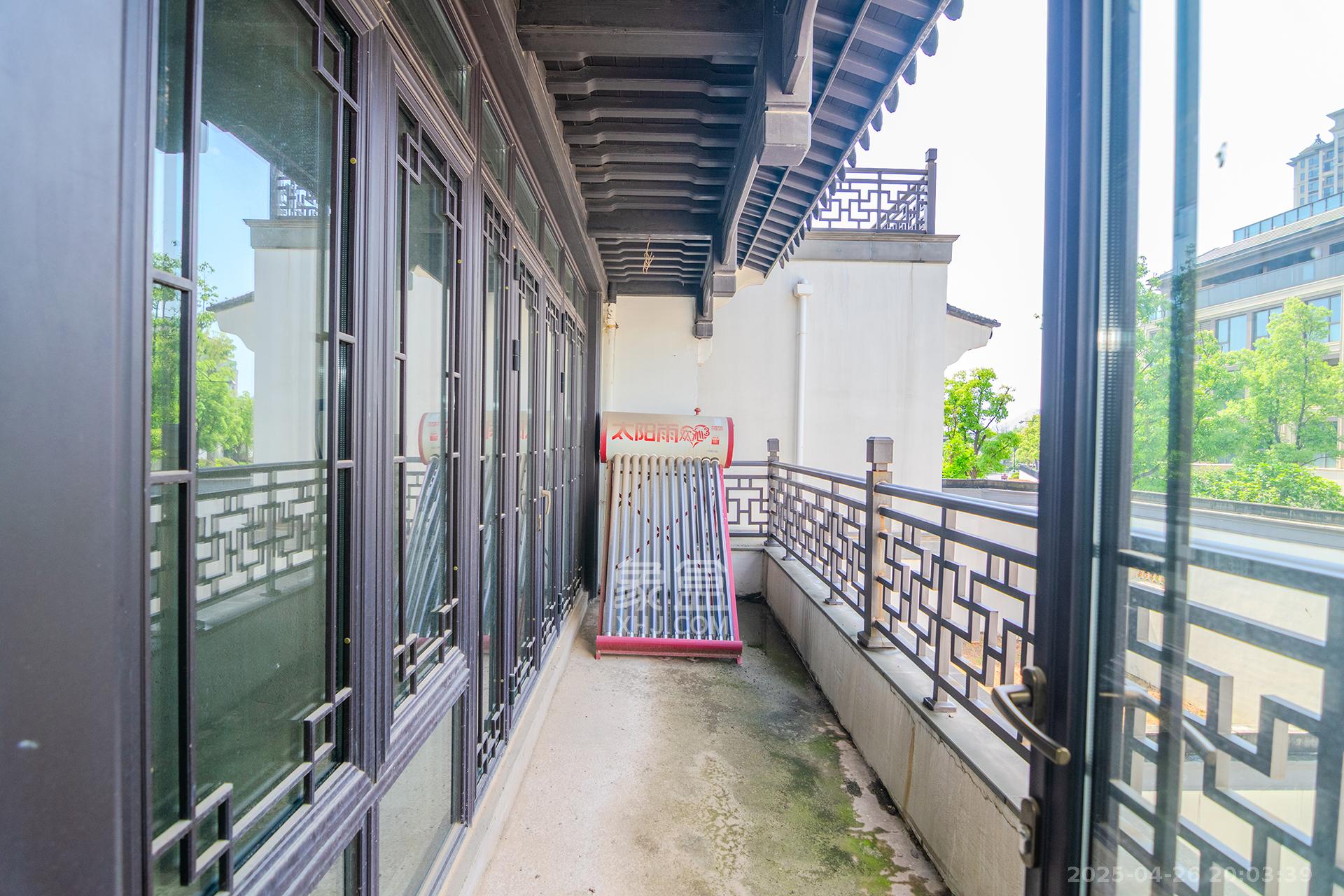 绿城高尔夫小镇  6室2厅4卫    468.0万阳台