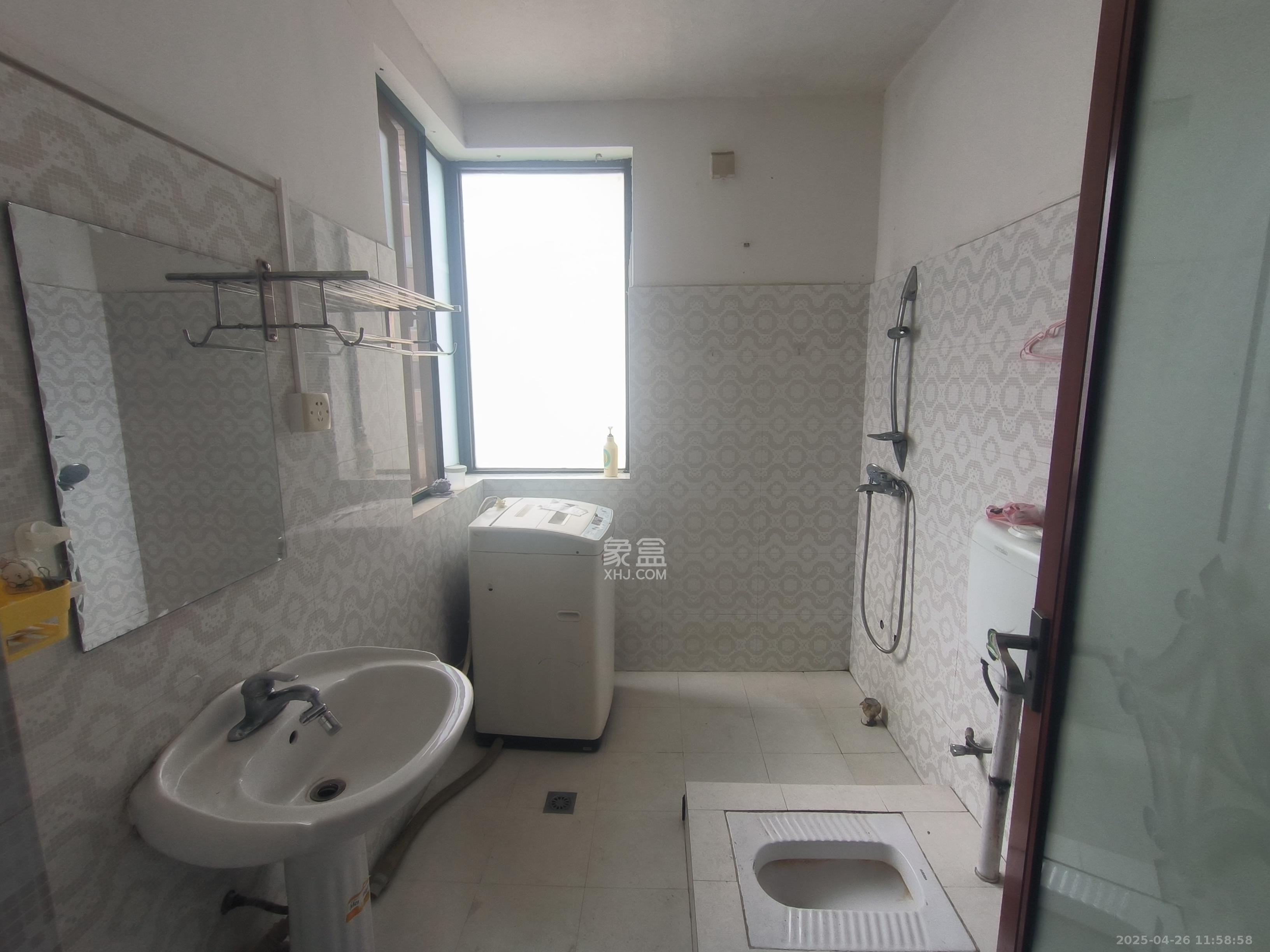 西山汇景一、二期 4室2厅2卫 4200.0元/月 西山汇景一、二期 4室2厅2卫 4200.0元/月室内图