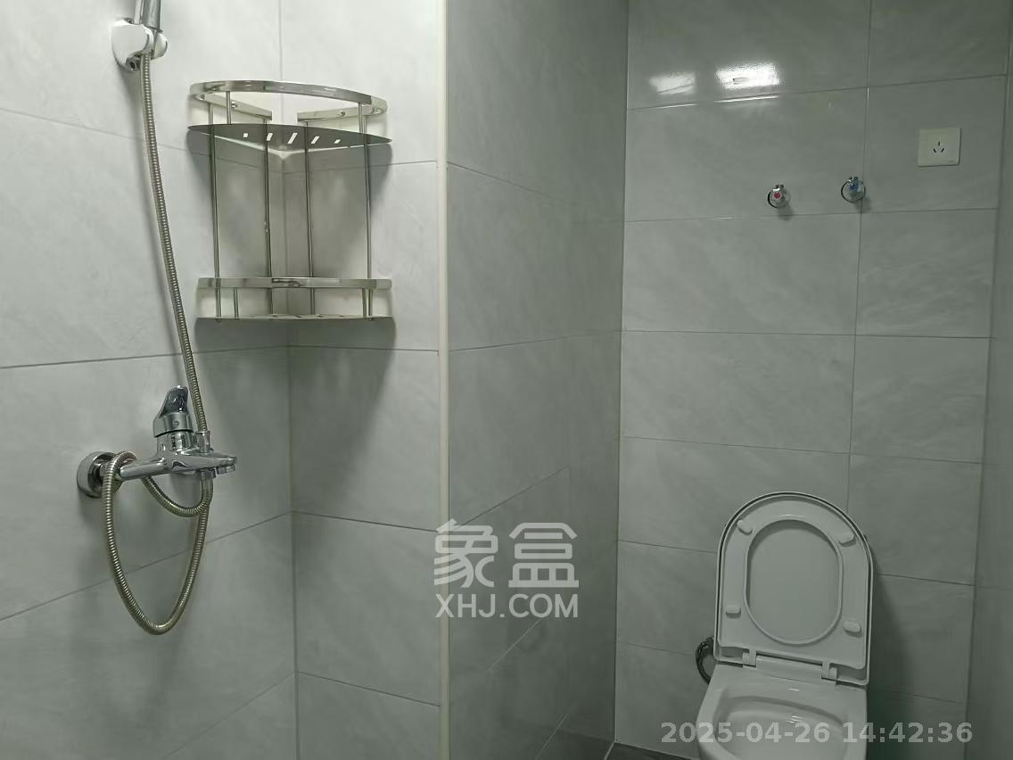 卓越江岸  1室1厅1卫   1600.00元/月室内图