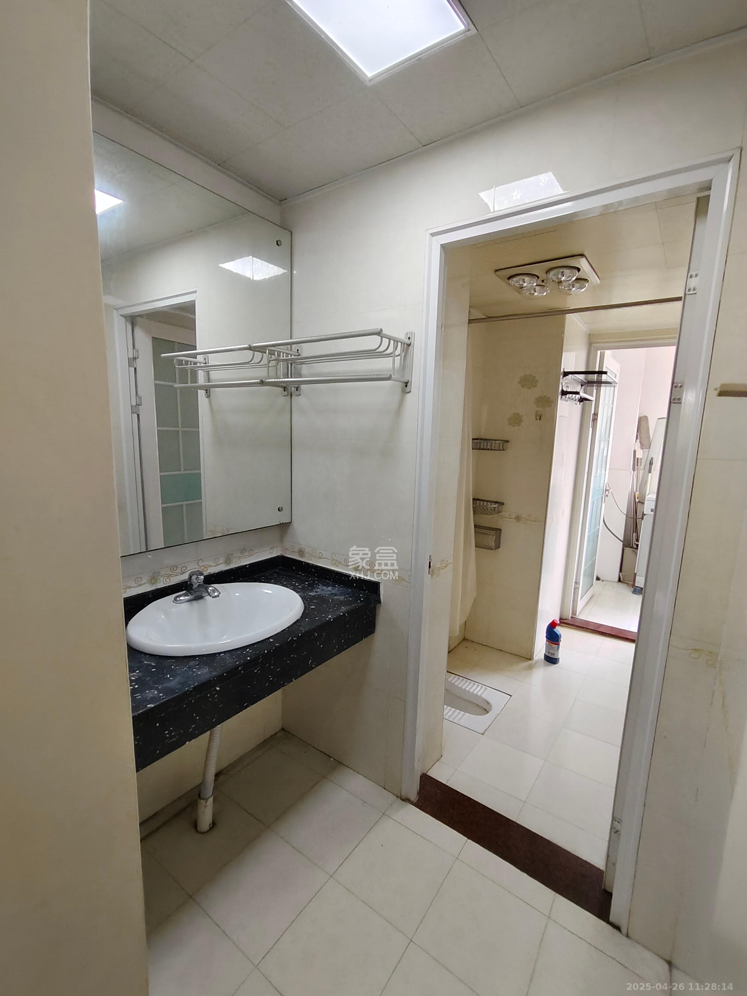 楚天馨苑 4室2厅2卫 1900.0元/月 楚天馨苑 4室2厅2卫 1900.0元/月室内图