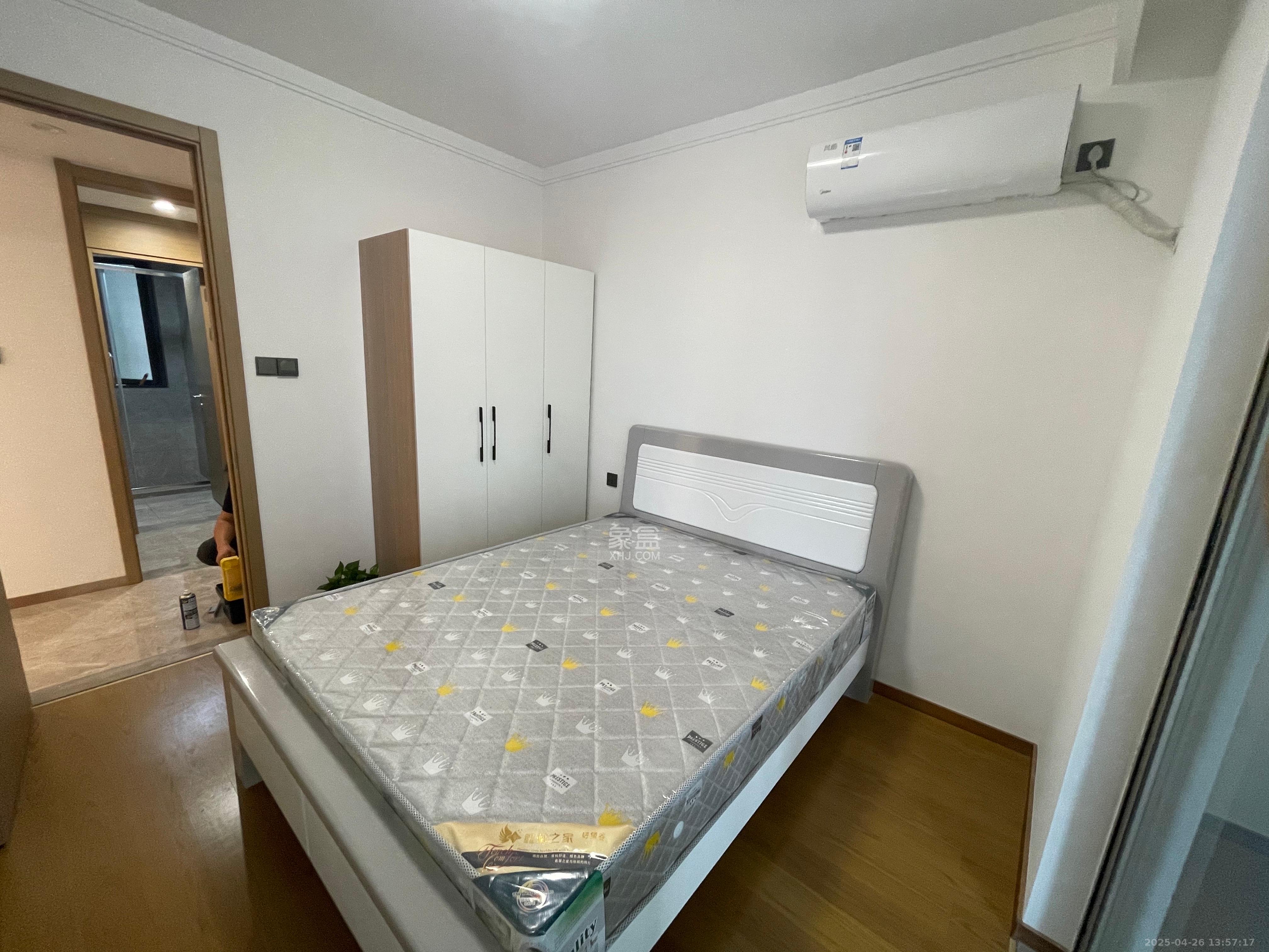 旭辉雨花郡  3室2厅2卫    3600.0元/月室内图
