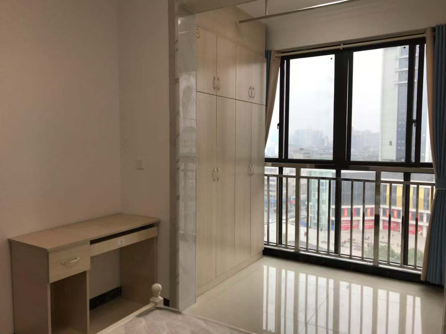 华辰汇景一、二期  1室1厅1卫   1400.00元/月室内图