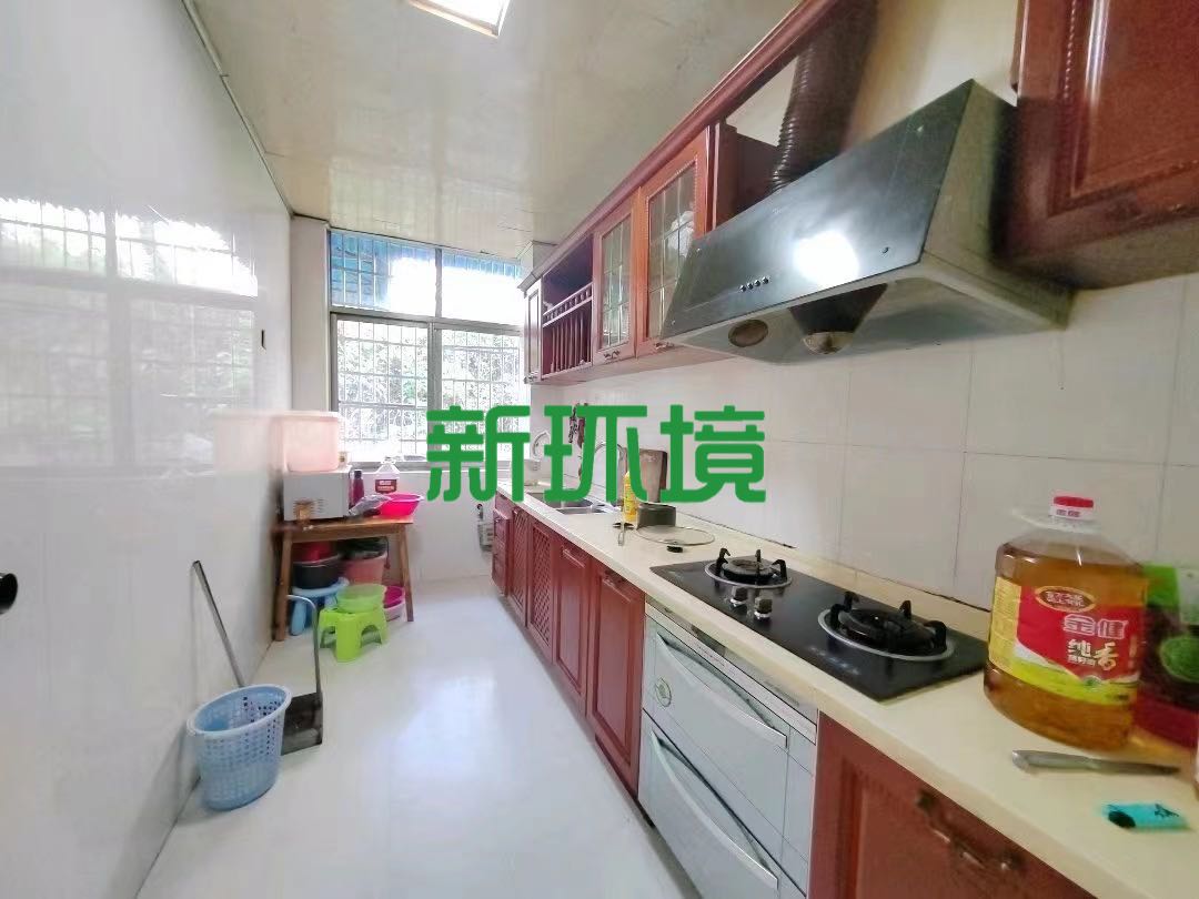 福源小区  3室2厅1卫   42.80万客厅