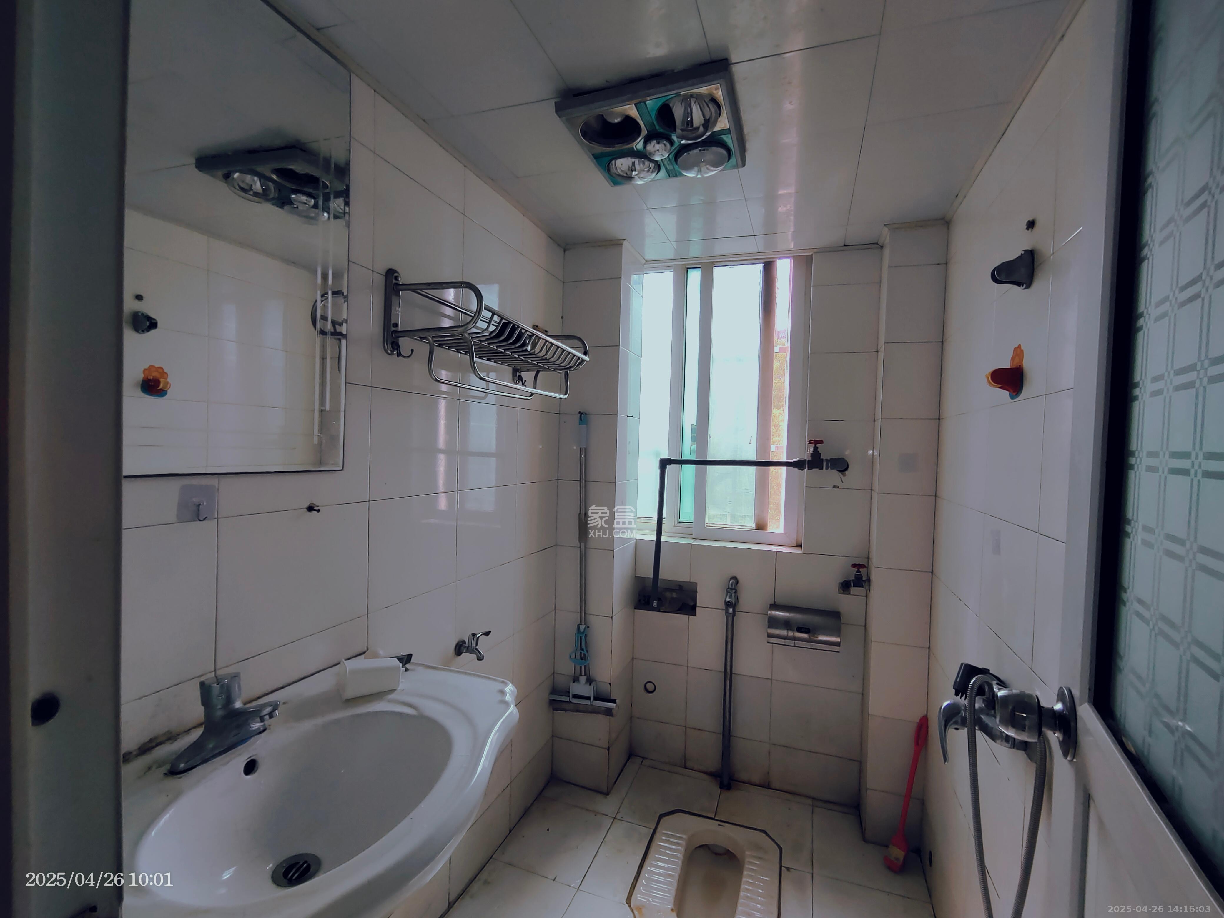 恩瑞麓山名园(龙王港小区) 3室2厅1卫 2200.0元/月 恩瑞麓山名园(龙王港小区) 3室2厅1卫 2200.0元/月室内图