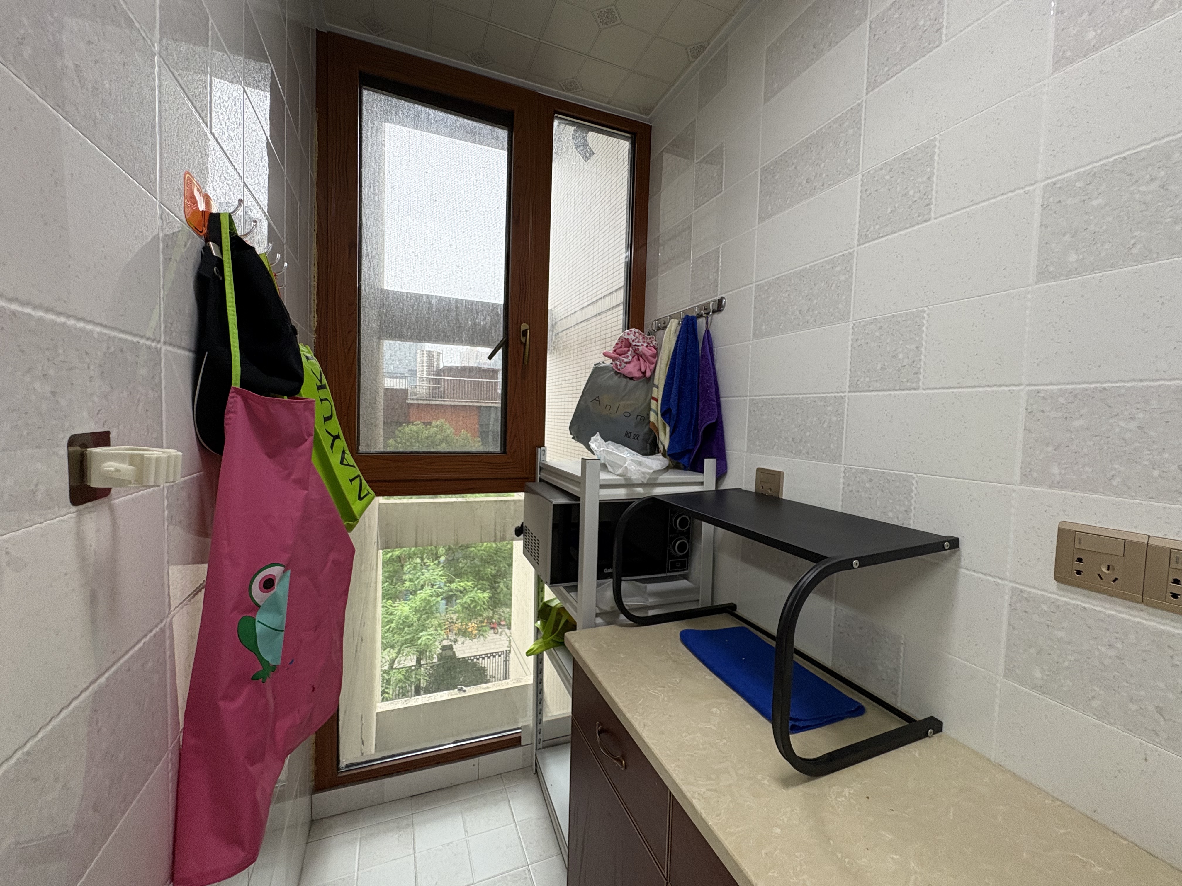 美的城四期  3室2厅2卫    49.8万 美的城四期  3室2厅2卫    49.8万室内图