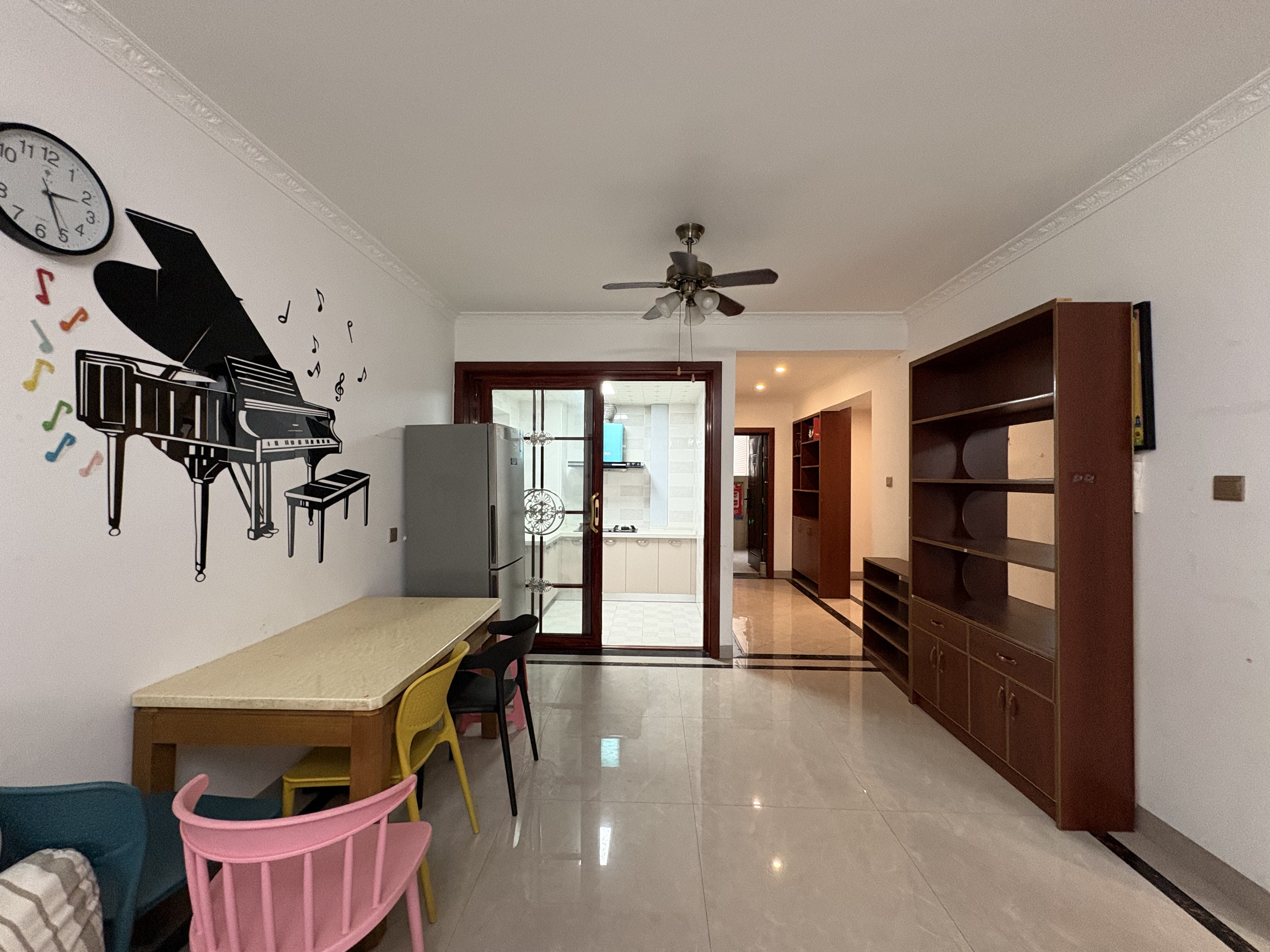 美的城四期  3室2厅2卫    49.8万 美的城四期  3室2厅2卫    49.8万室内图