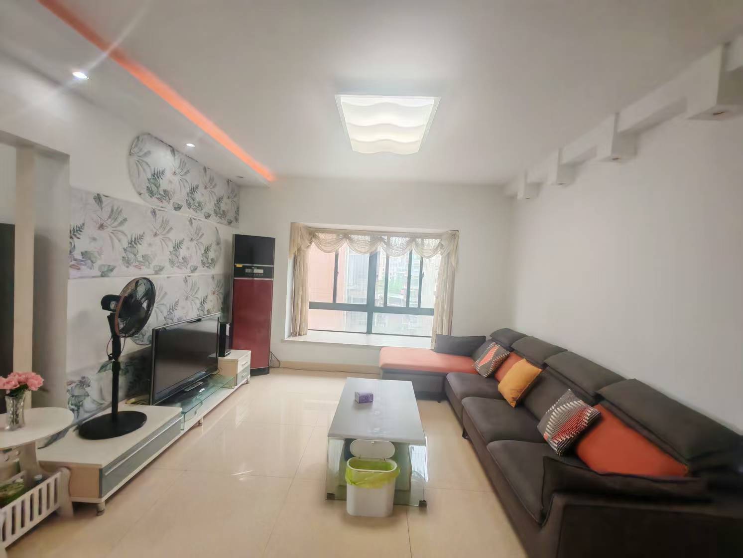 西域名邸 2室2厅1卫 49.8万 西域名邸 2室2厅1卫 49.8万室内图