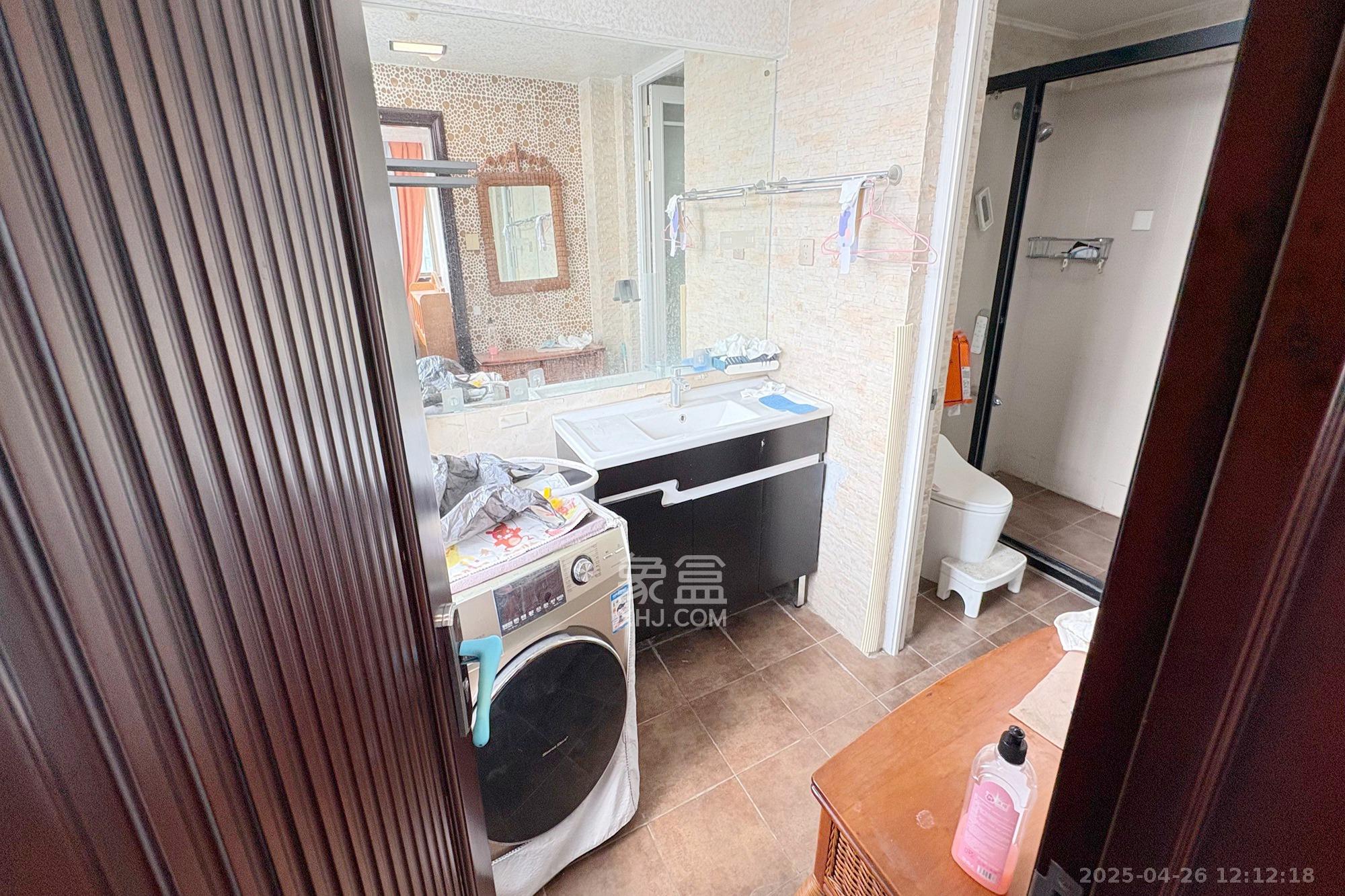 王府井公寓(福源公寓)  5室2厅2卫    300.0万 王府井公寓(福源公寓)  5室2厅2卫    300.0万卧室