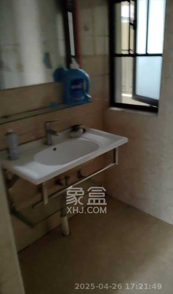 绿地之窗  3室2厅1卫   2000.00元/月室内图
