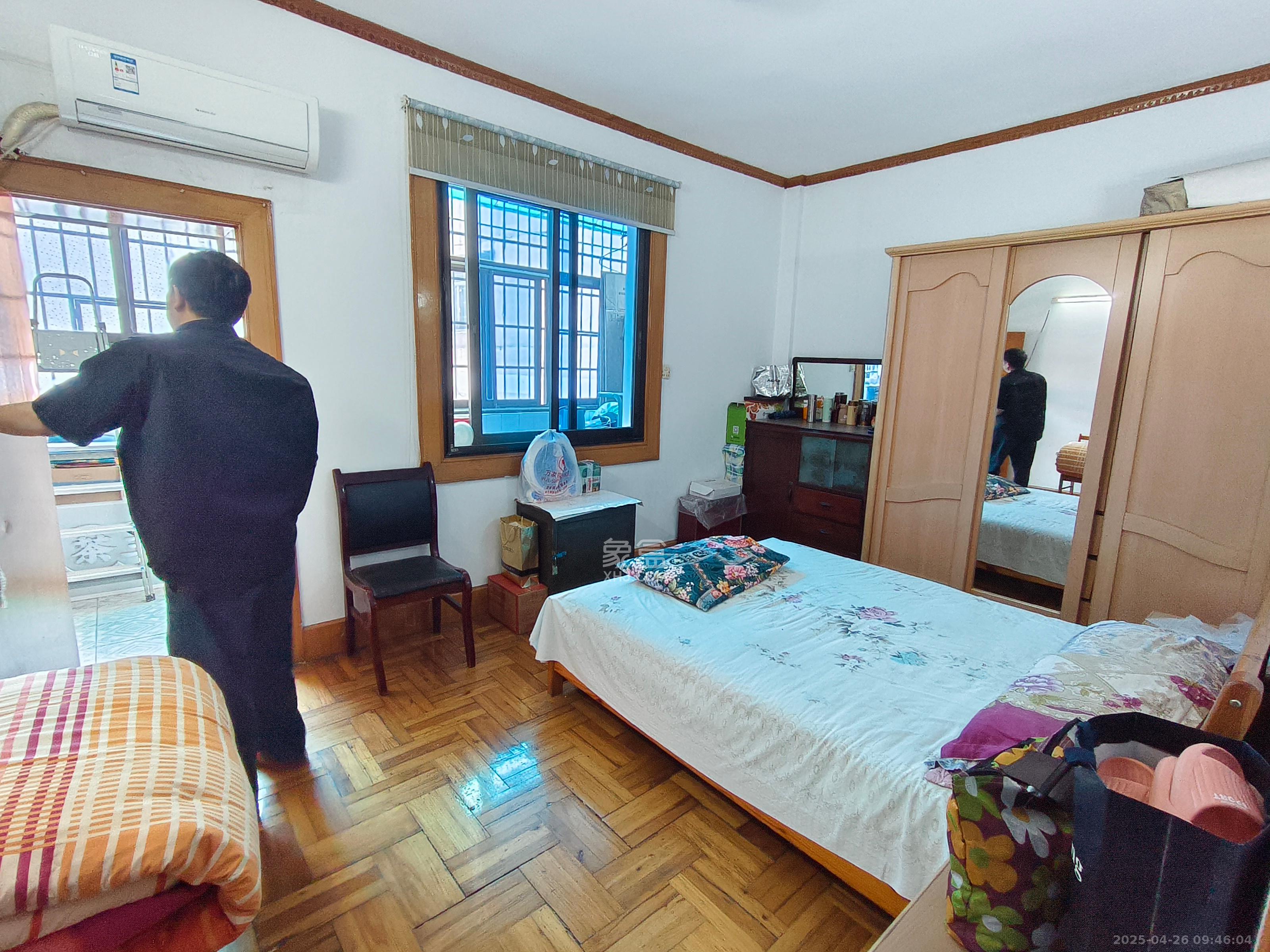 轻纺大楼 3室1厅1卫 1900.0元/月 轻纺大楼 3室1厅1卫 1900.0元/月室内图